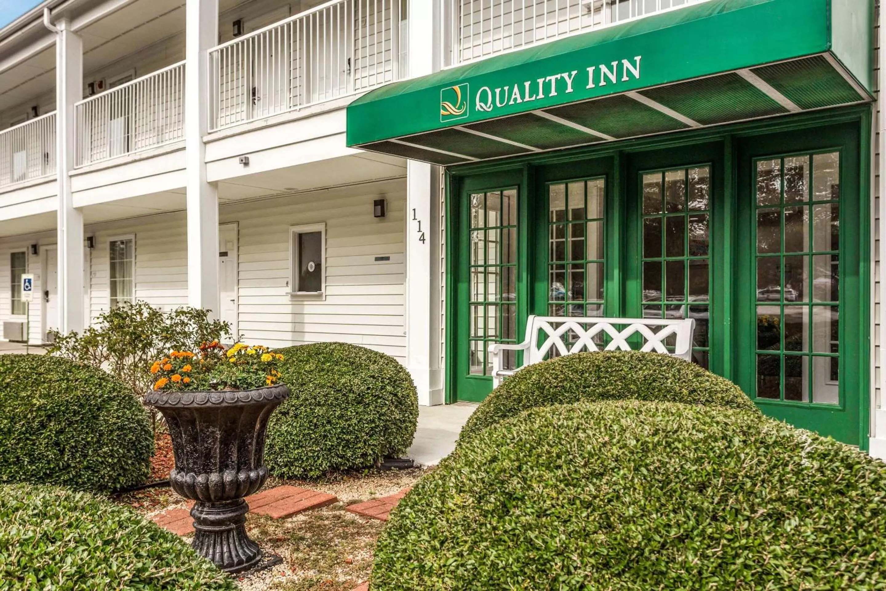 Property building in Quality Inn Lancaster