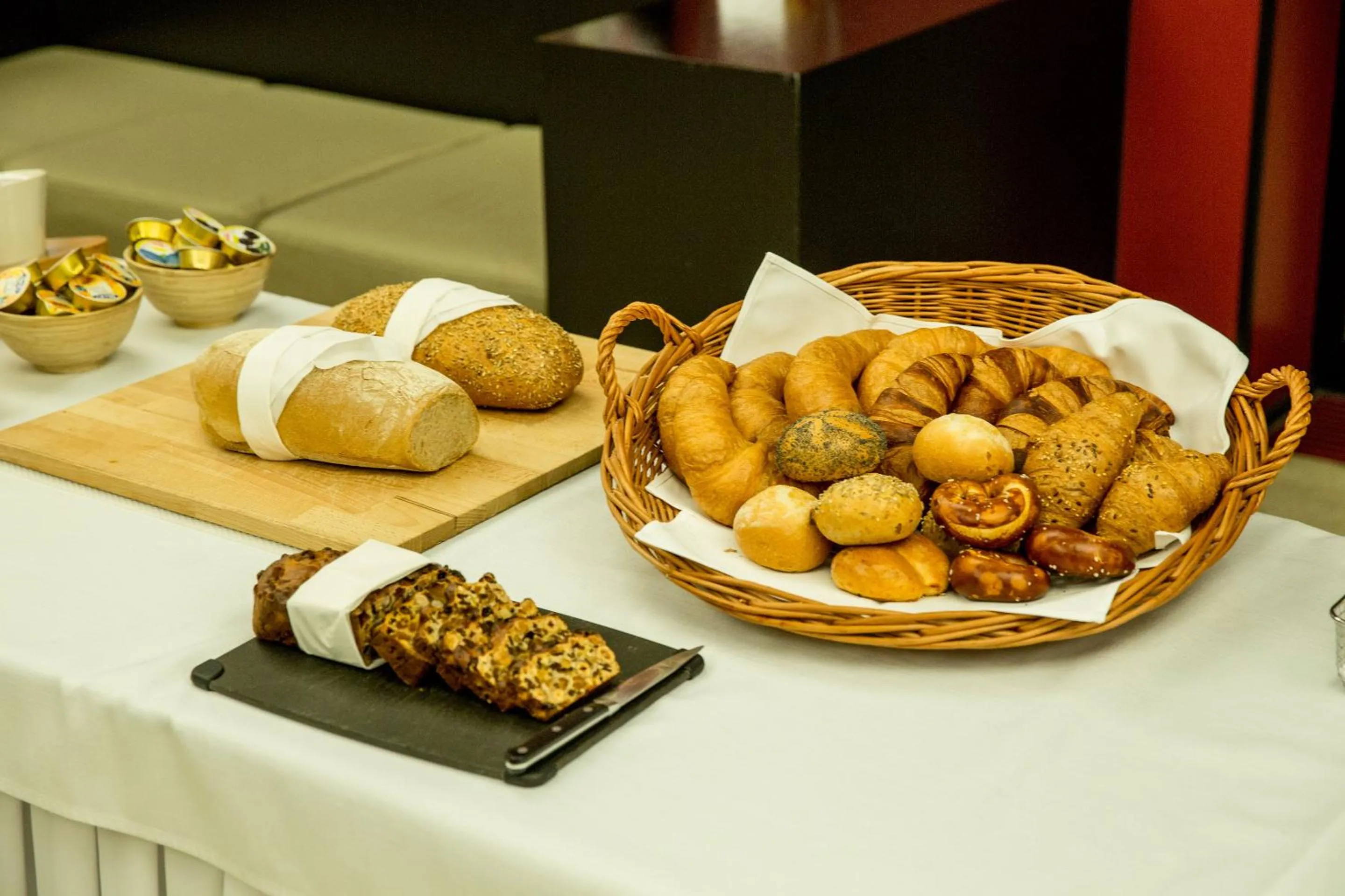 Food and drinks in Dasbreitehotel am Rhein