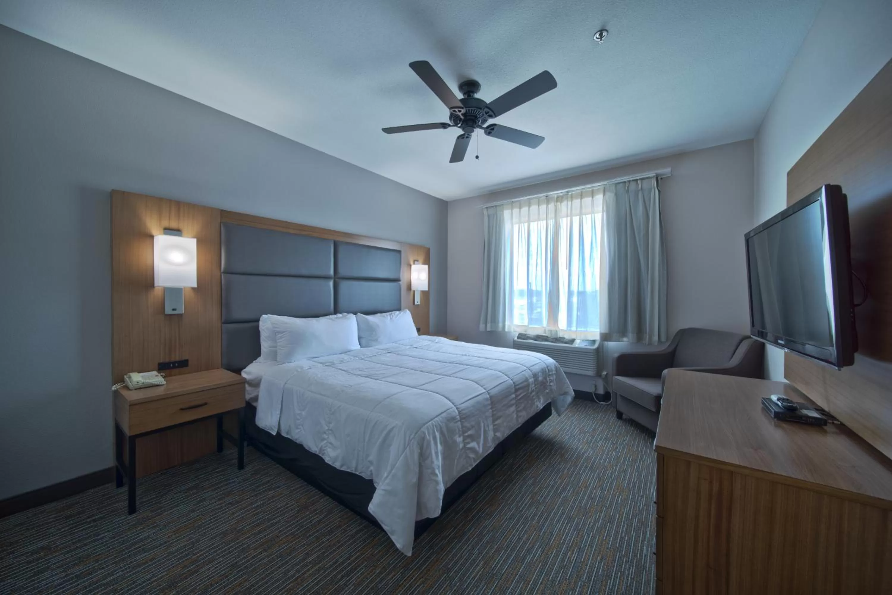 Bedroom, Bed in Wingate by Wyndham Houston Bush Intercontinental Airport