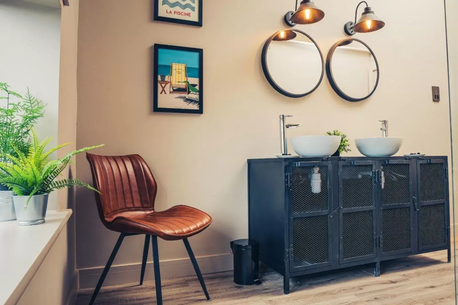 Bathroom, Seating Area in Reubens Congleton