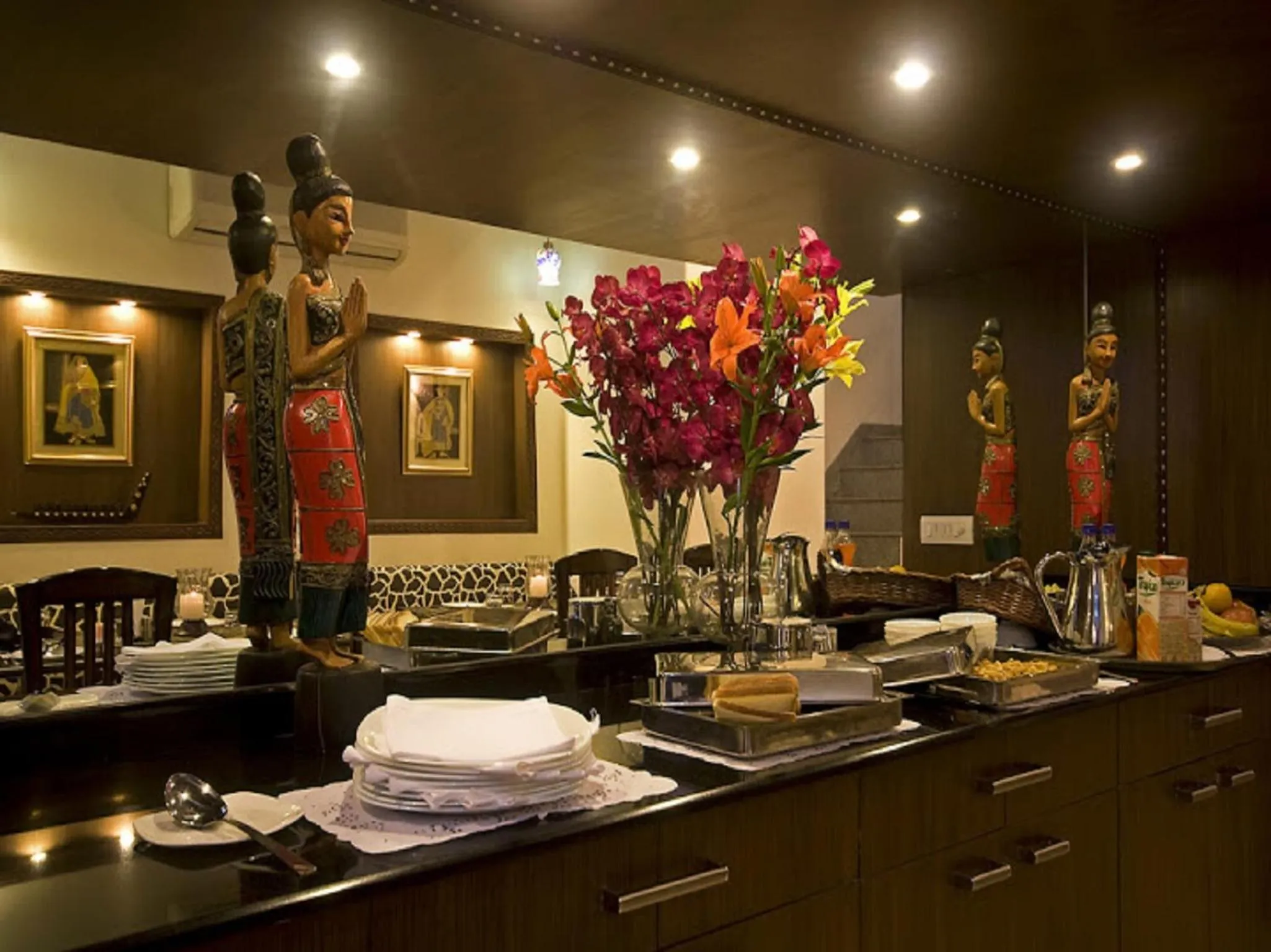 Restaurant/places to eat in Red Maple Bed & Breakfast