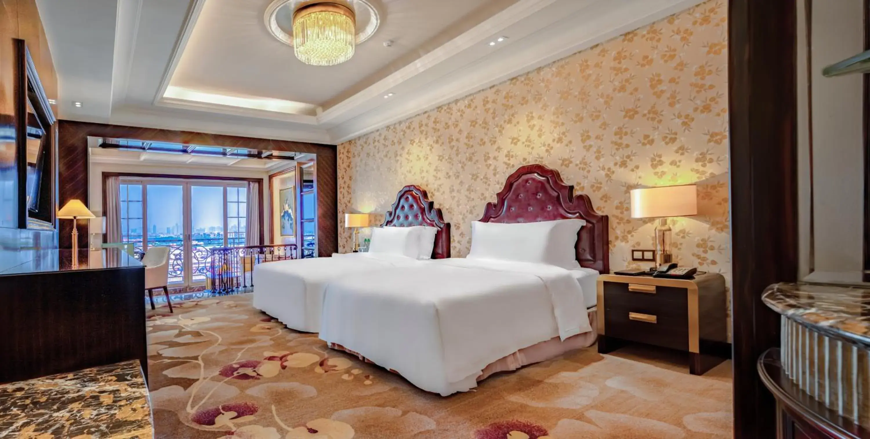 Photo of the whole room, Bed in Chateau Star River Guangzhou-Chateau Star River Guangzhou-Trade Fair Shuttle Bus