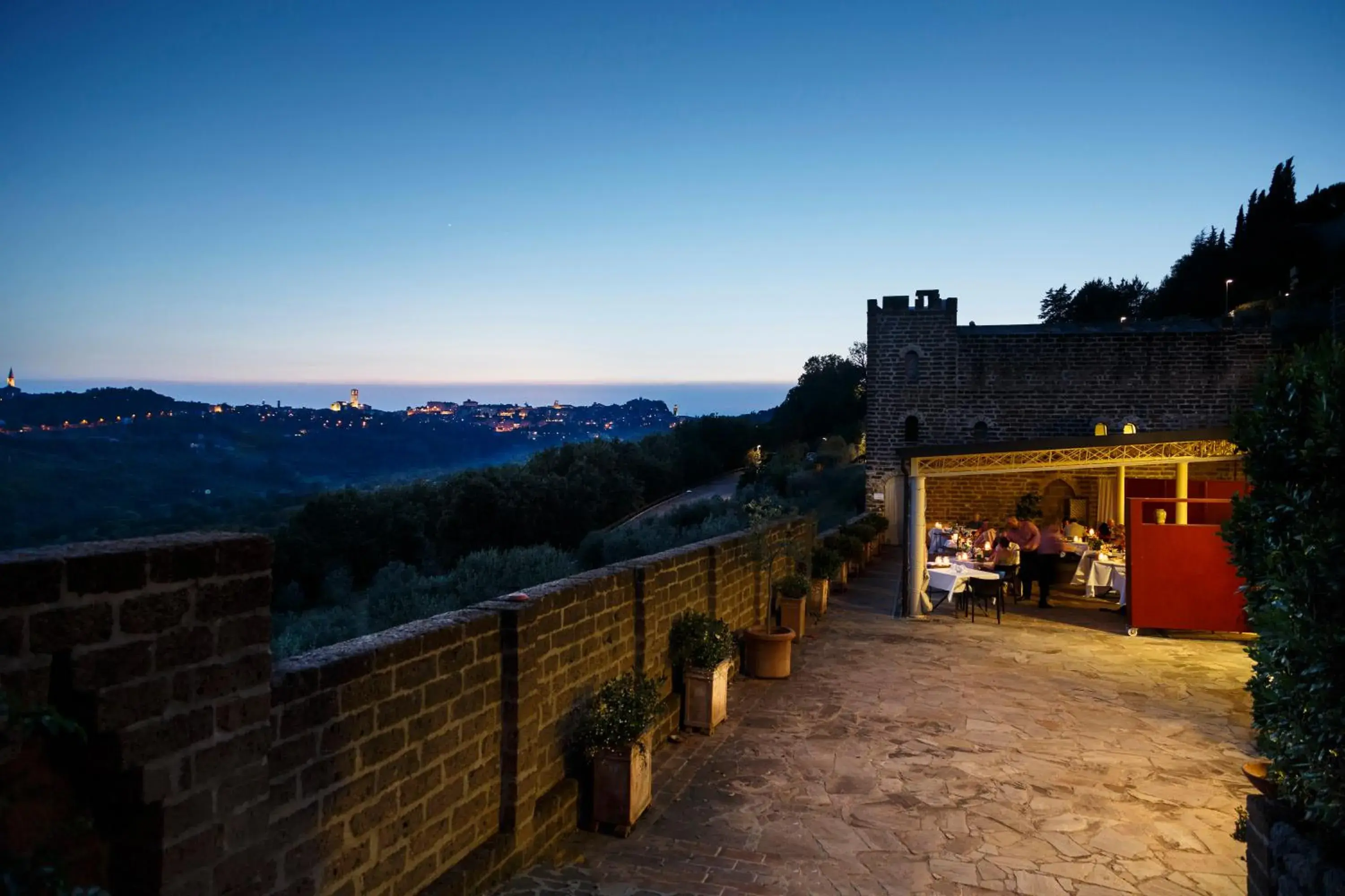 Restaurant/places to eat in Castello Di Monterone