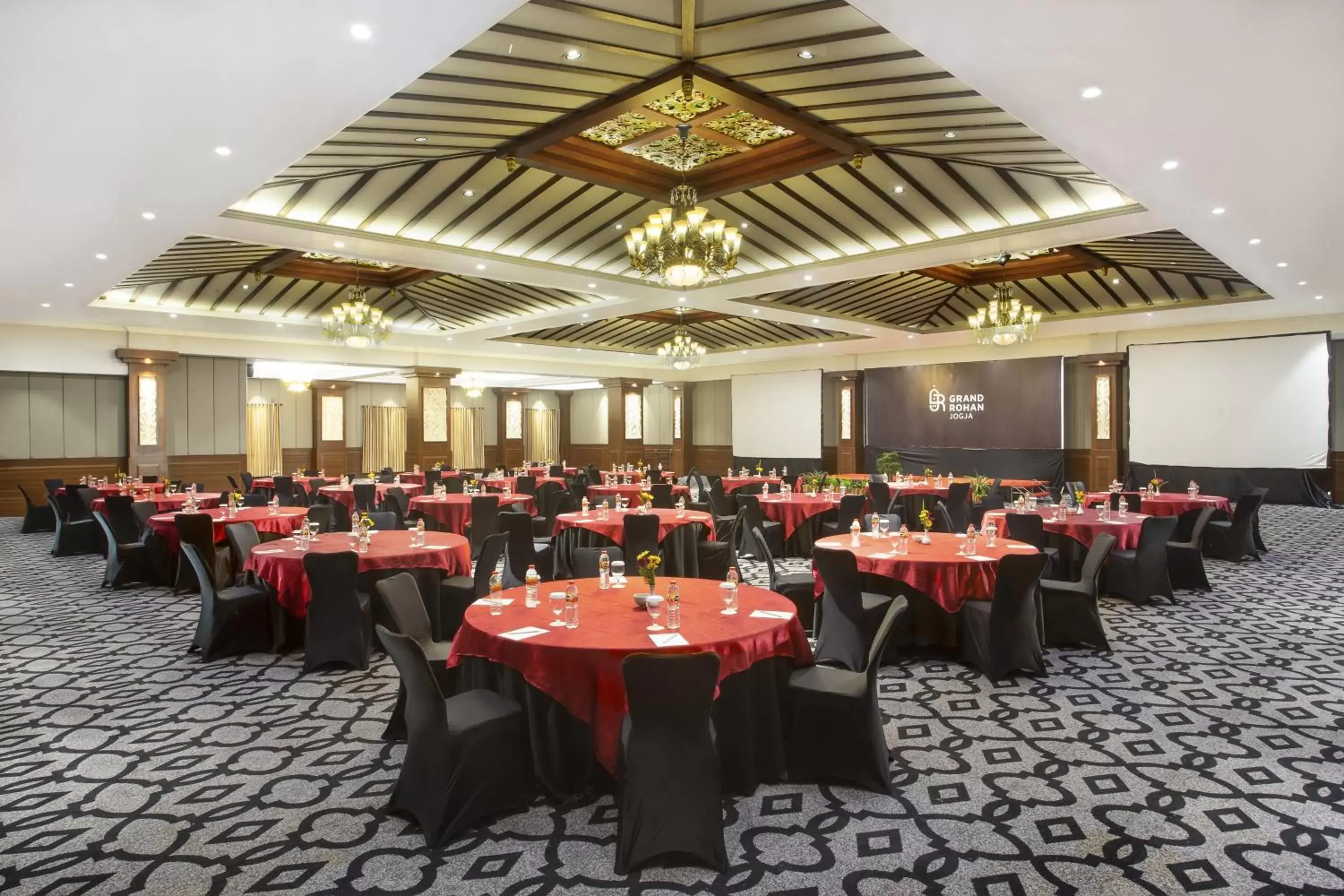 Business facilities, Restaurant/Places to Eat in Grand Rohan Jogja