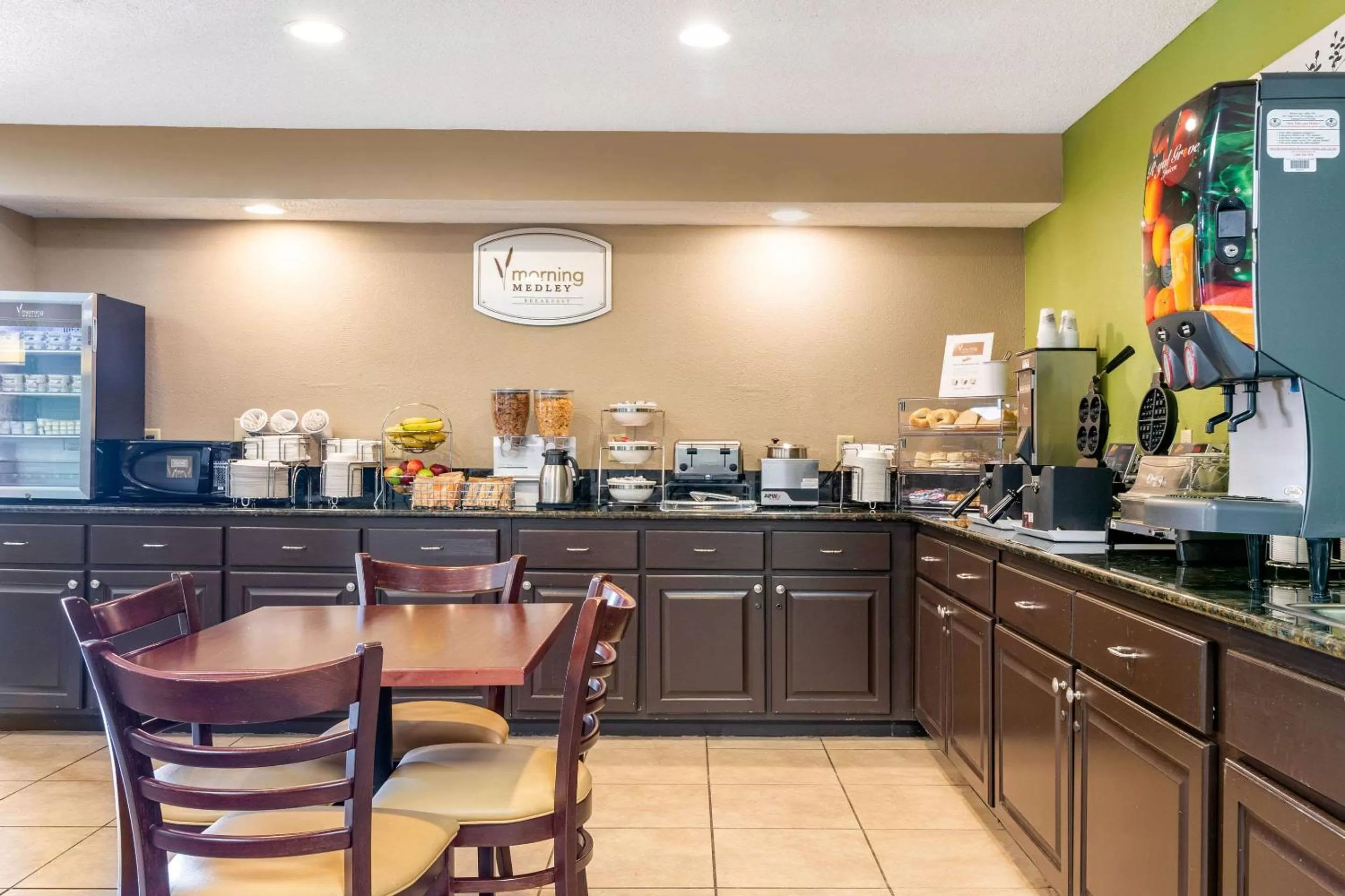 Restaurant/places to eat in Sleep Inn I-95 North Savannah