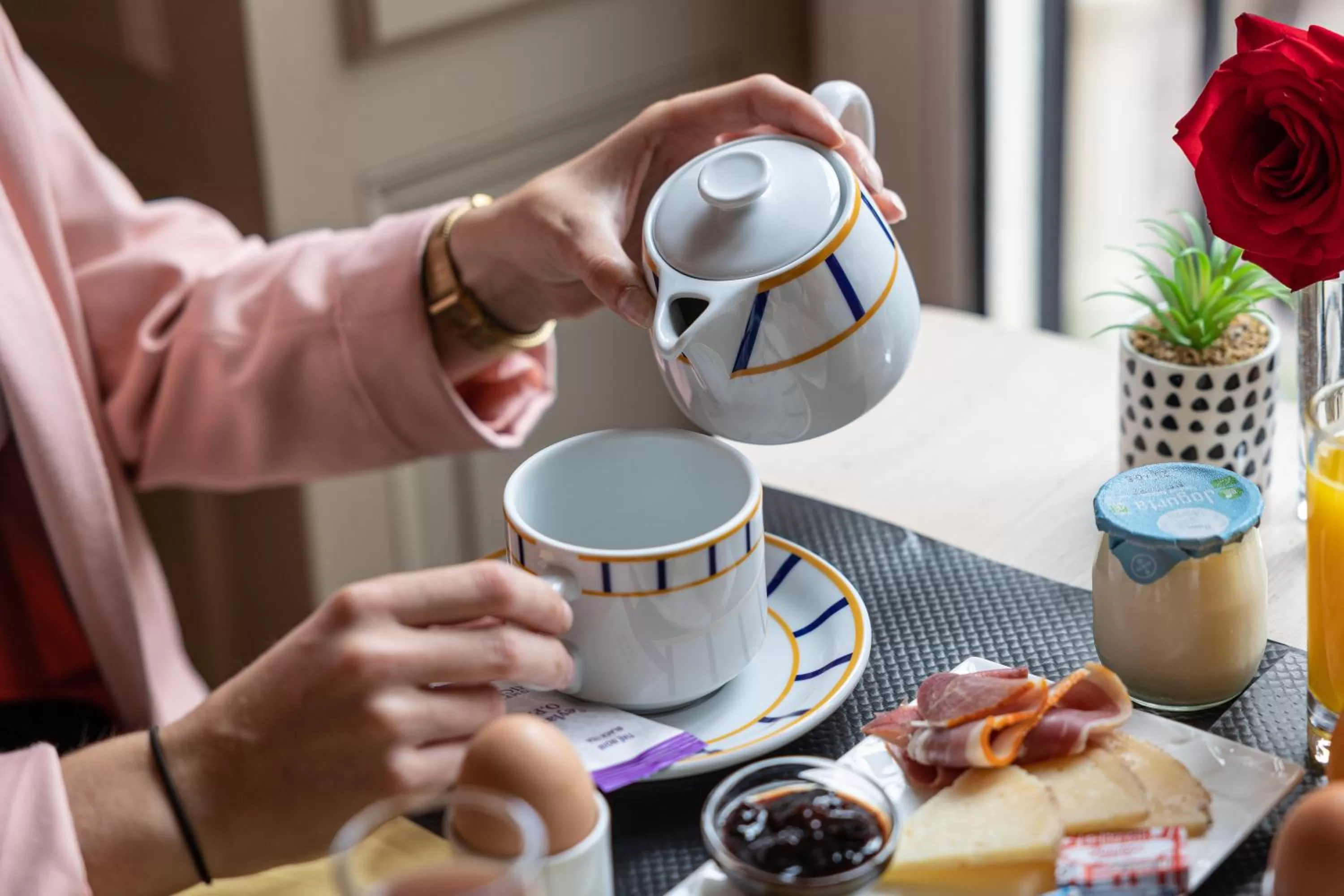 Breakfast in Hôtel & Espace Bien-être La Maison du Lierre