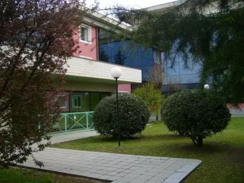 Facade/entrance in Art & Hotel Treviolo Facade/entrance in Art & Hotel Treviolo