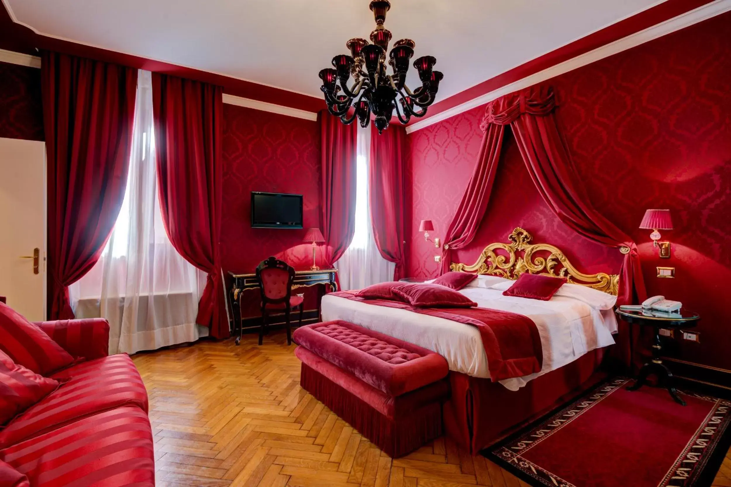Bedroom, Bed in Hotel Al Duca Di Venezia