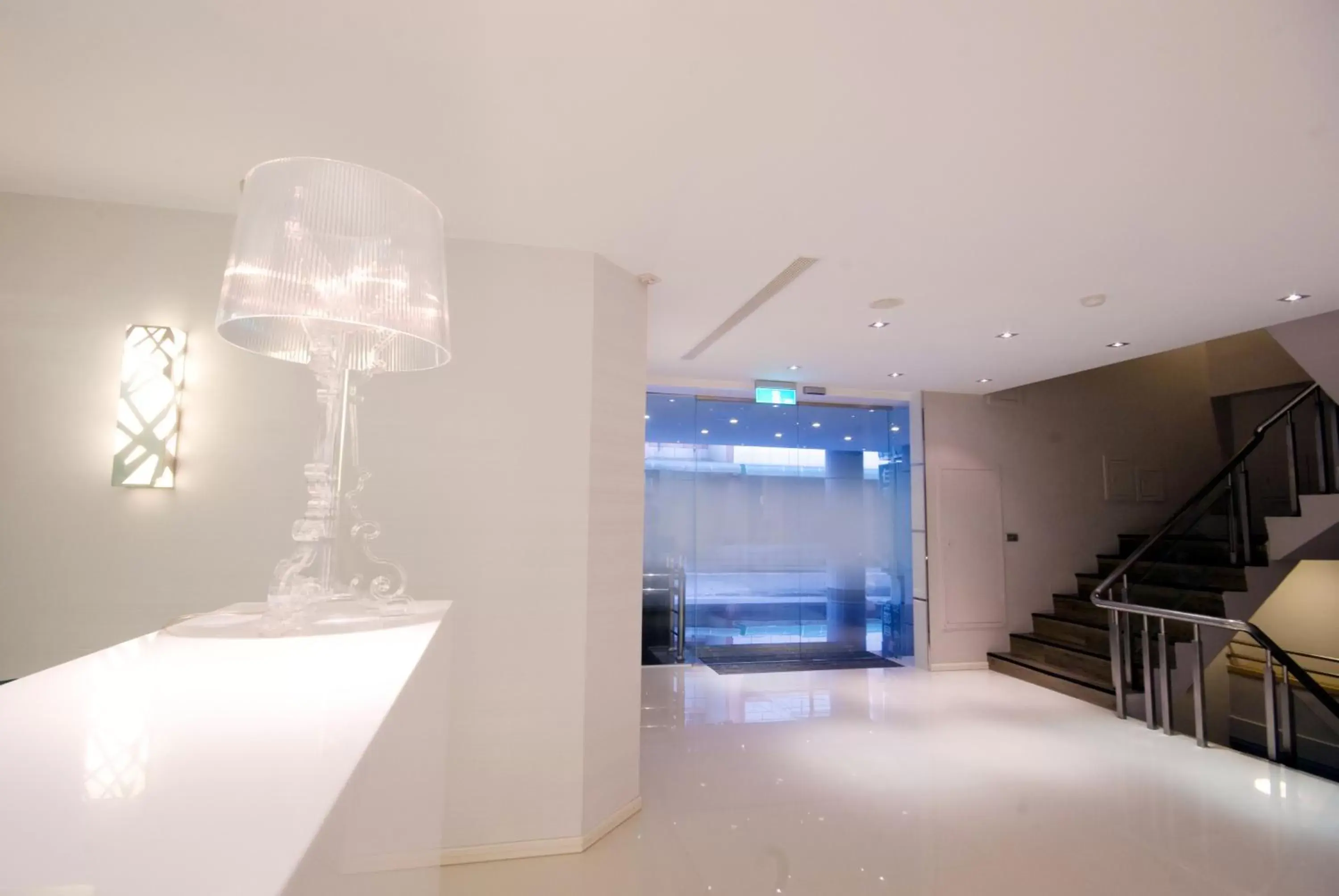 Lobby or reception, Bathroom in The Riverside Hotel Esthetics