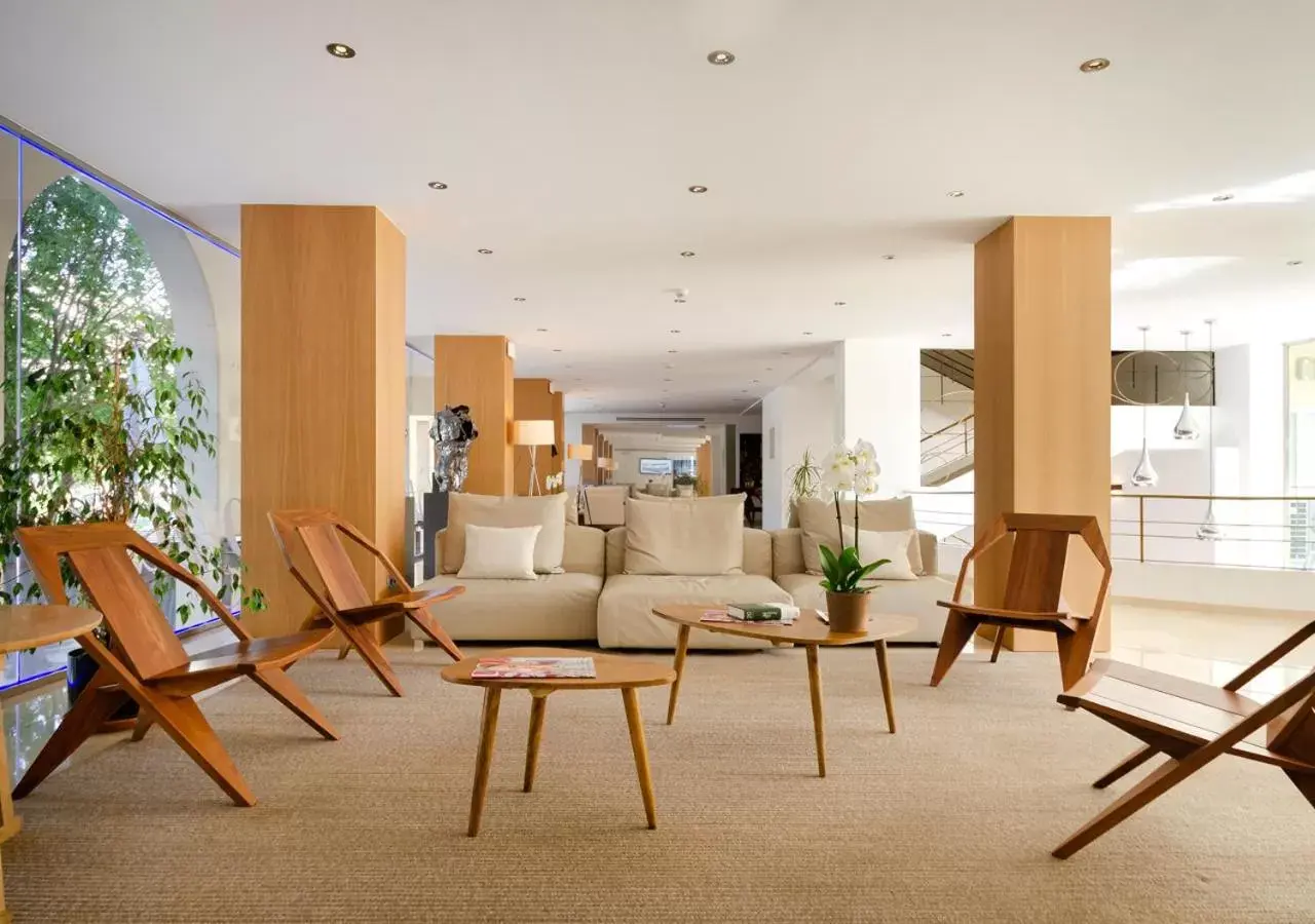 Living room, Seating Area in Hotel Saratoga