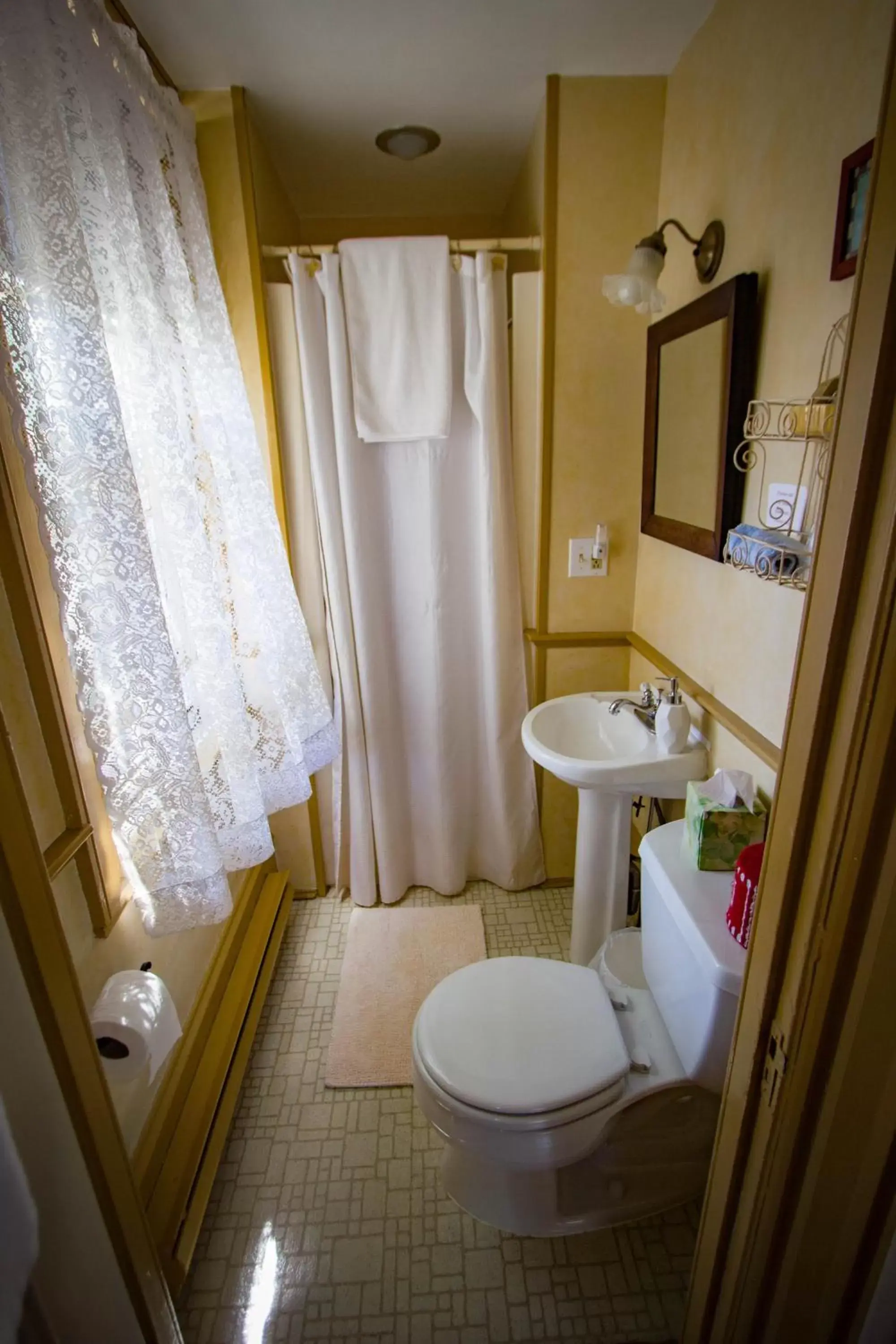 Bathroom in Sally Webster Inn