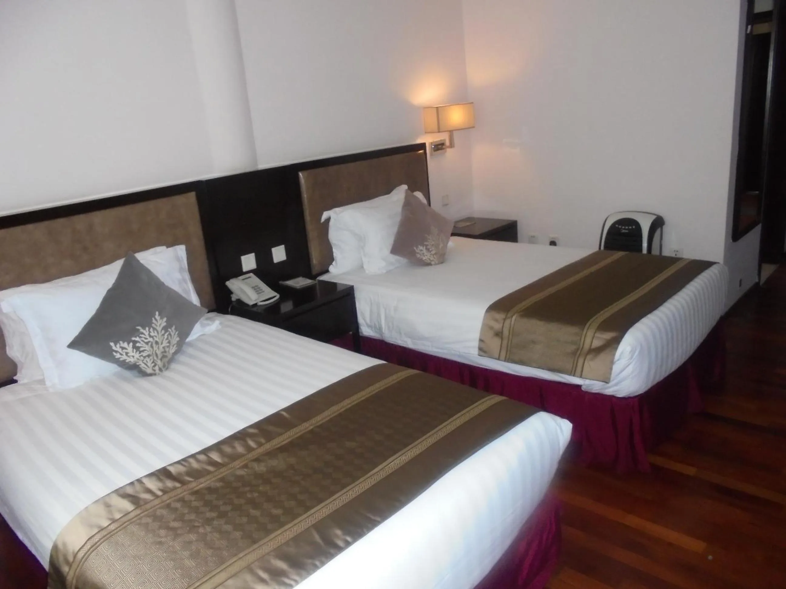 Standard Twin Room in Saro Maria Hotel