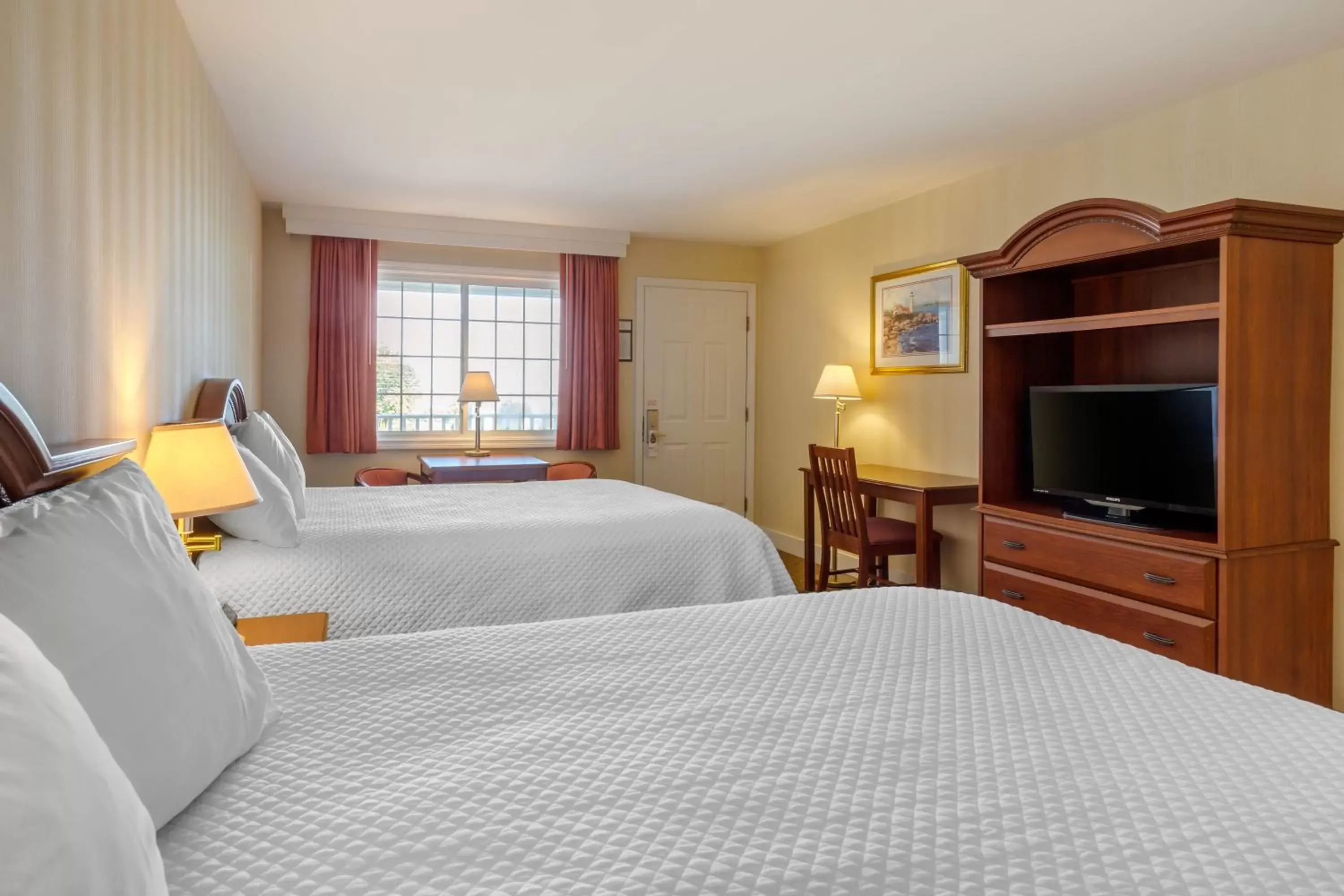 Bedroom, Bed in Ogunquit Hotel and Suites