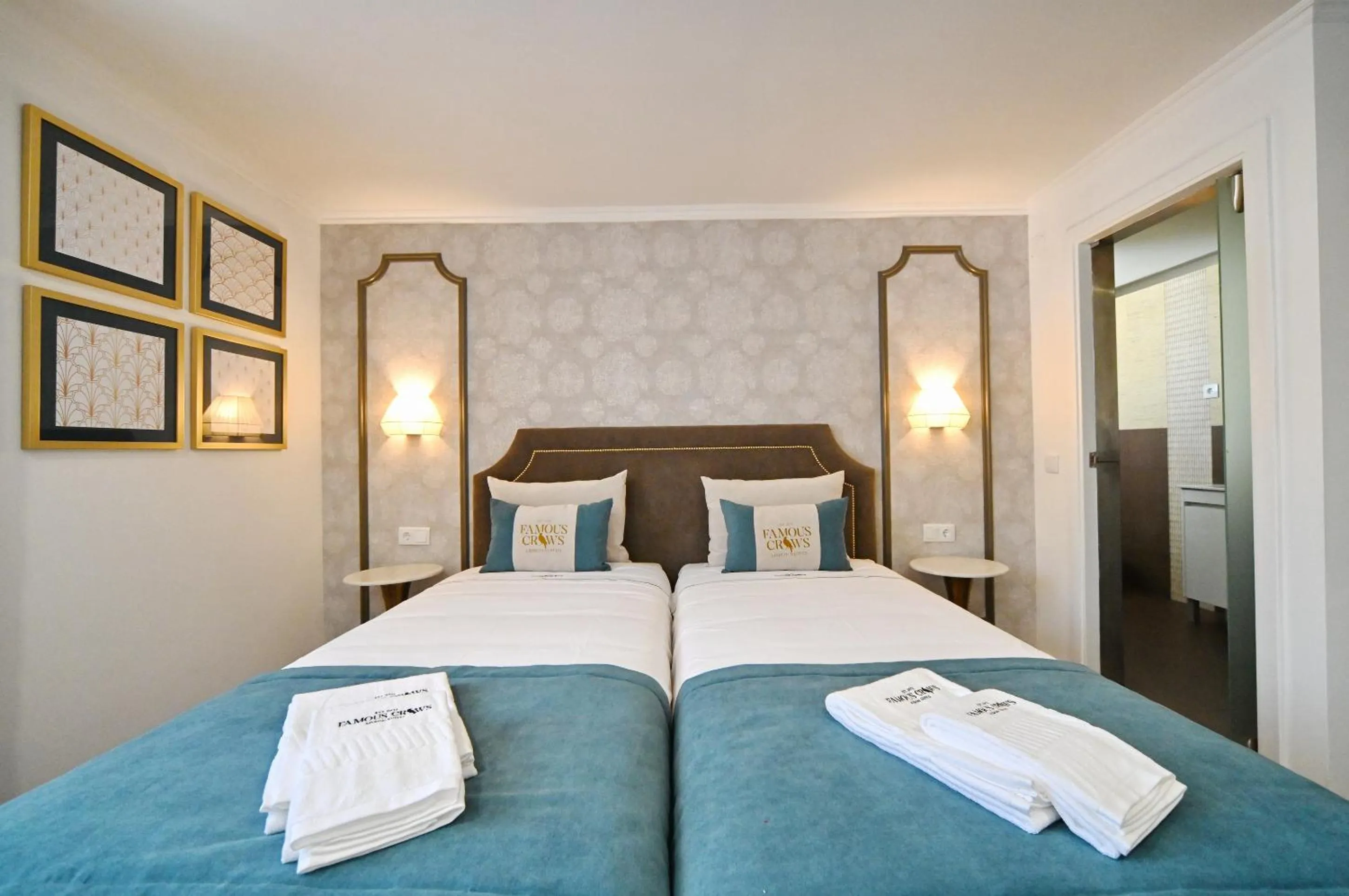 Bed in Famous Crows Lisbon Suites