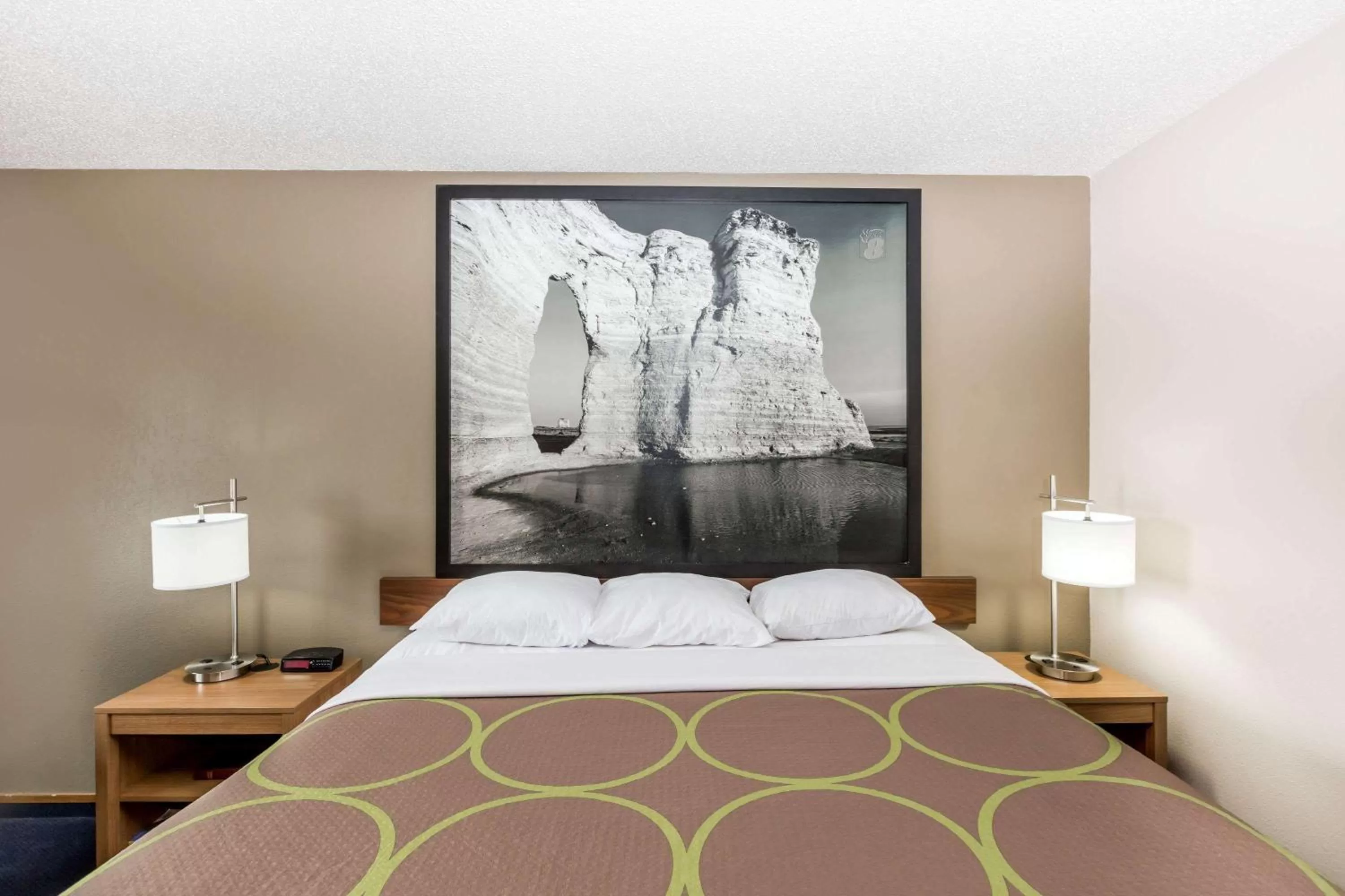 Photo of the whole room, Bed in Super 8 by Wyndham Hays KS