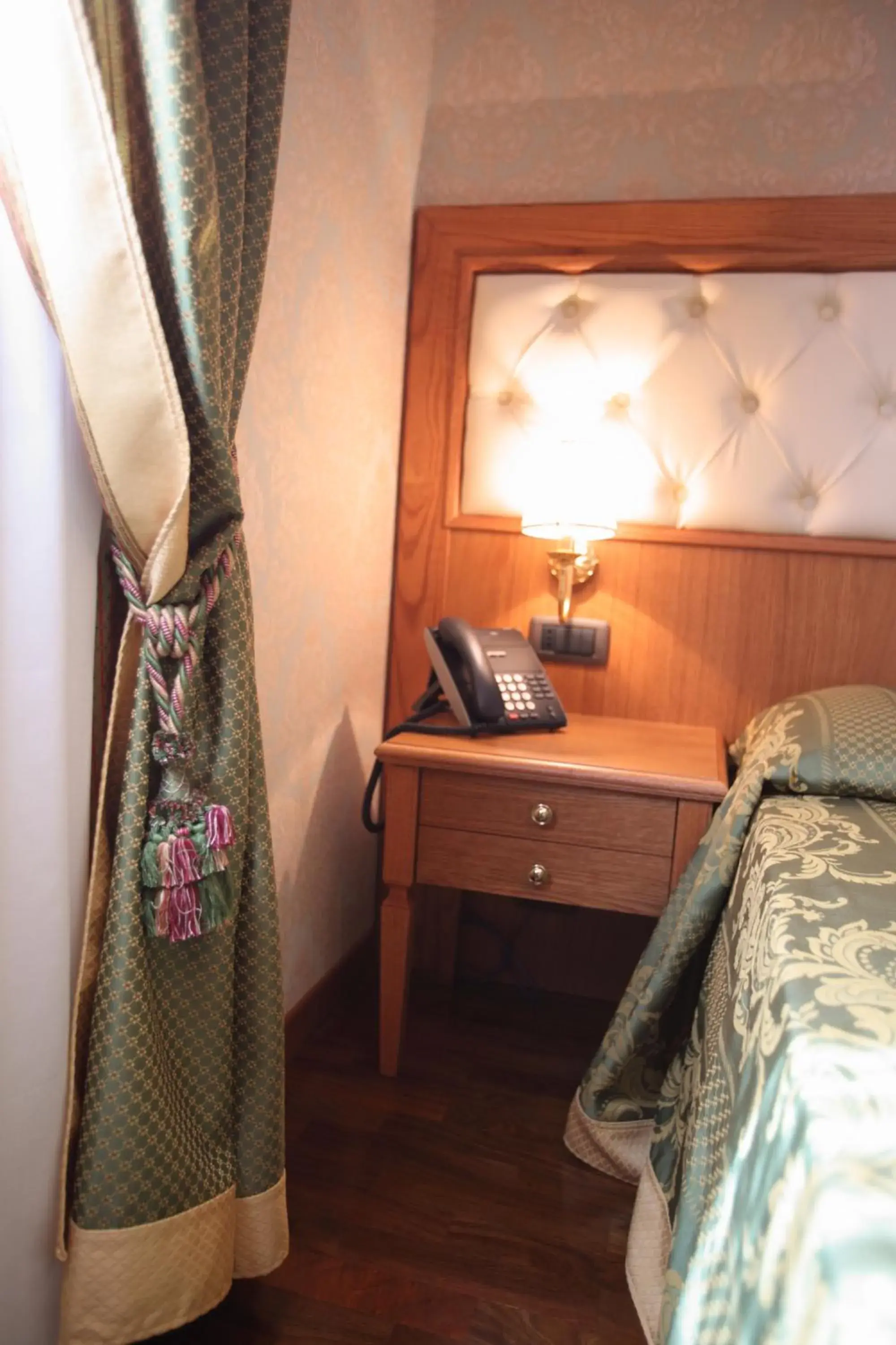 Decorative detail, Bed in Hotel Borgo Don Chisciotte