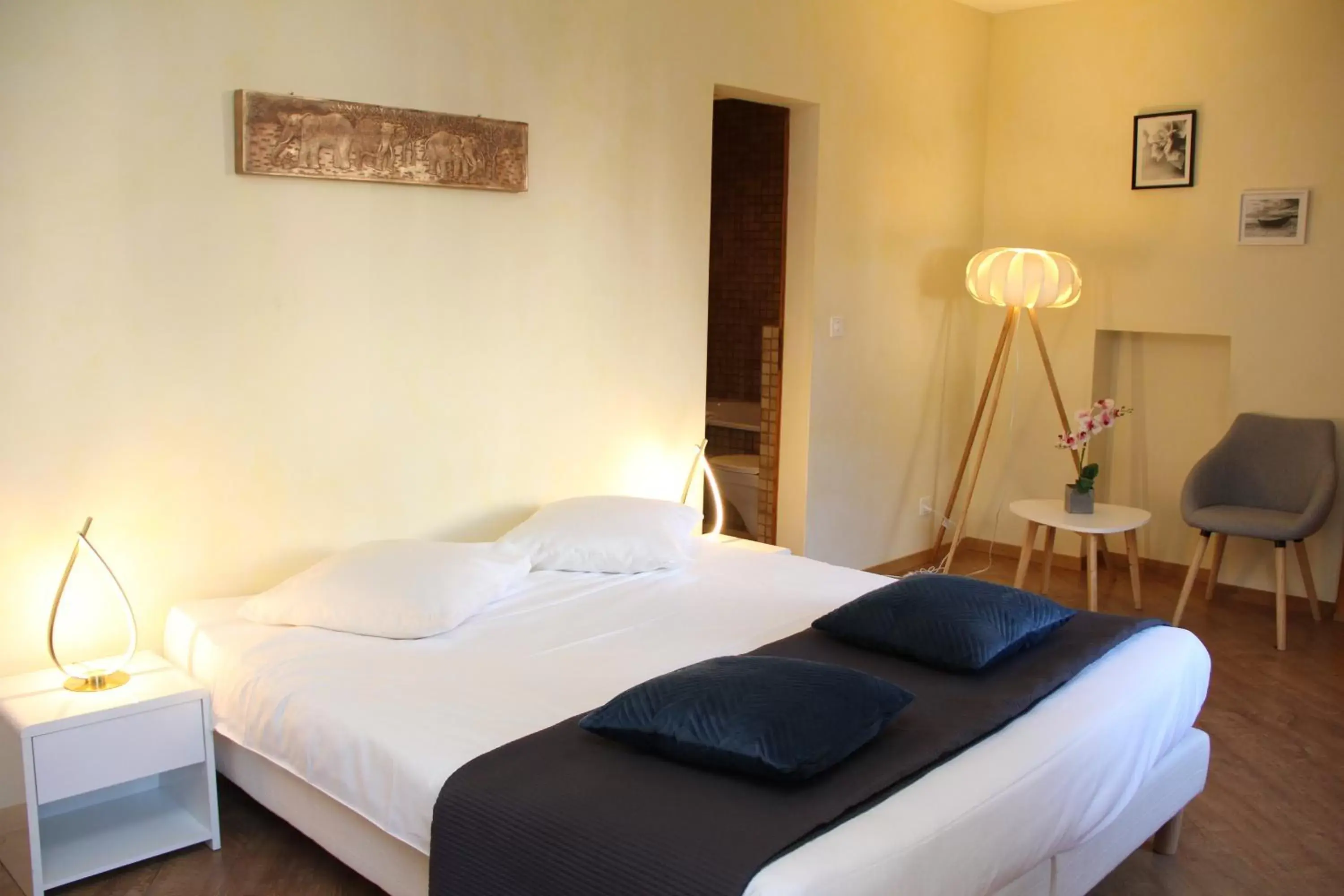 Bedroom, Bed in Appart'Hôtel Residence Dizerens