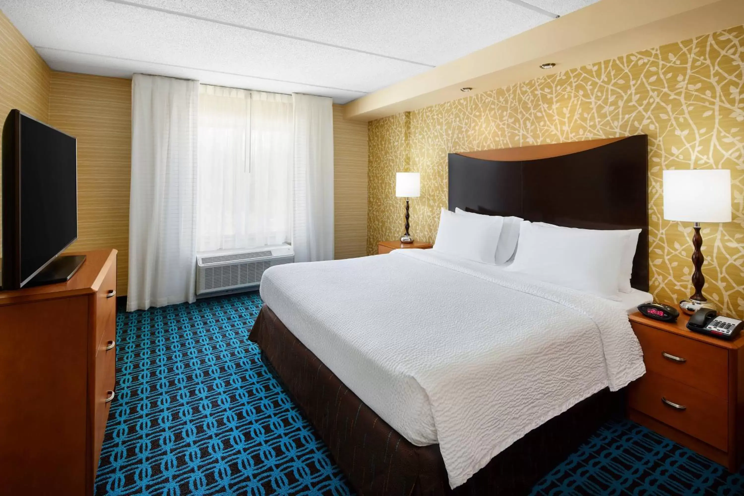 Bedroom, Bed in Fairfield Inn and Suites by Marriott Plainville