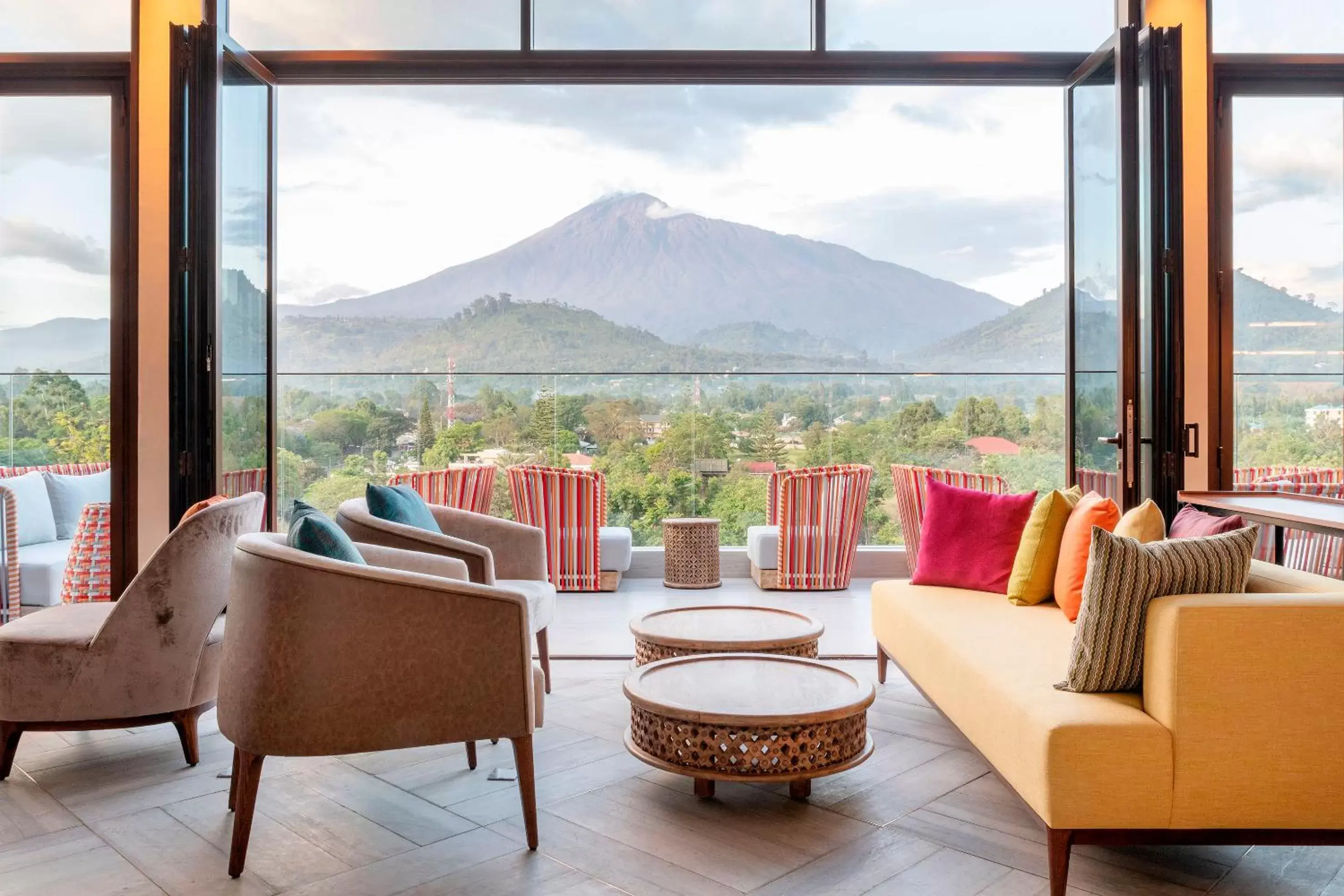 Restaurant/places to eat, Mountain View in Gran Melia Arusha