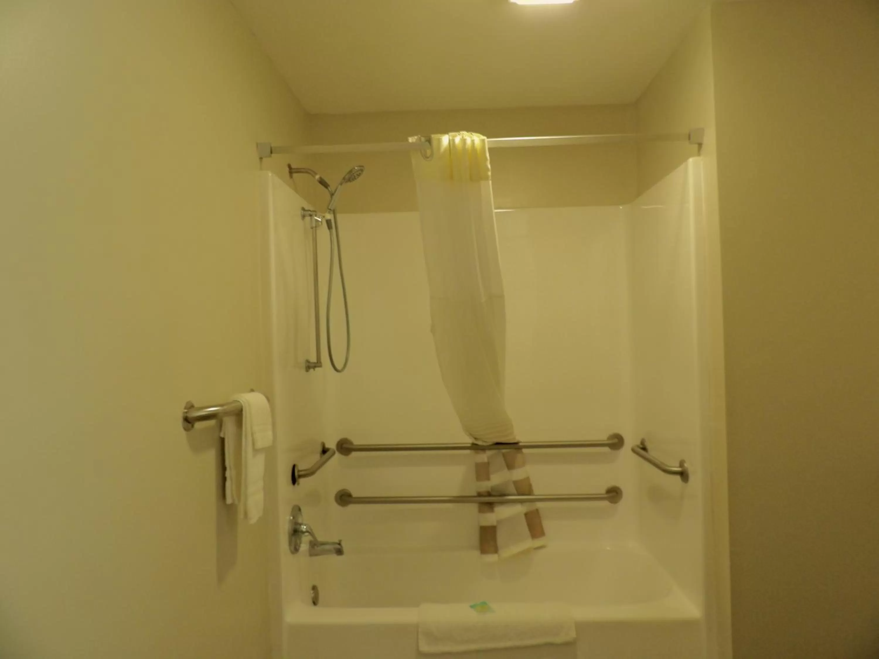 Bathroom in Super 8 by Wyndham Ocean Springs Biloxi