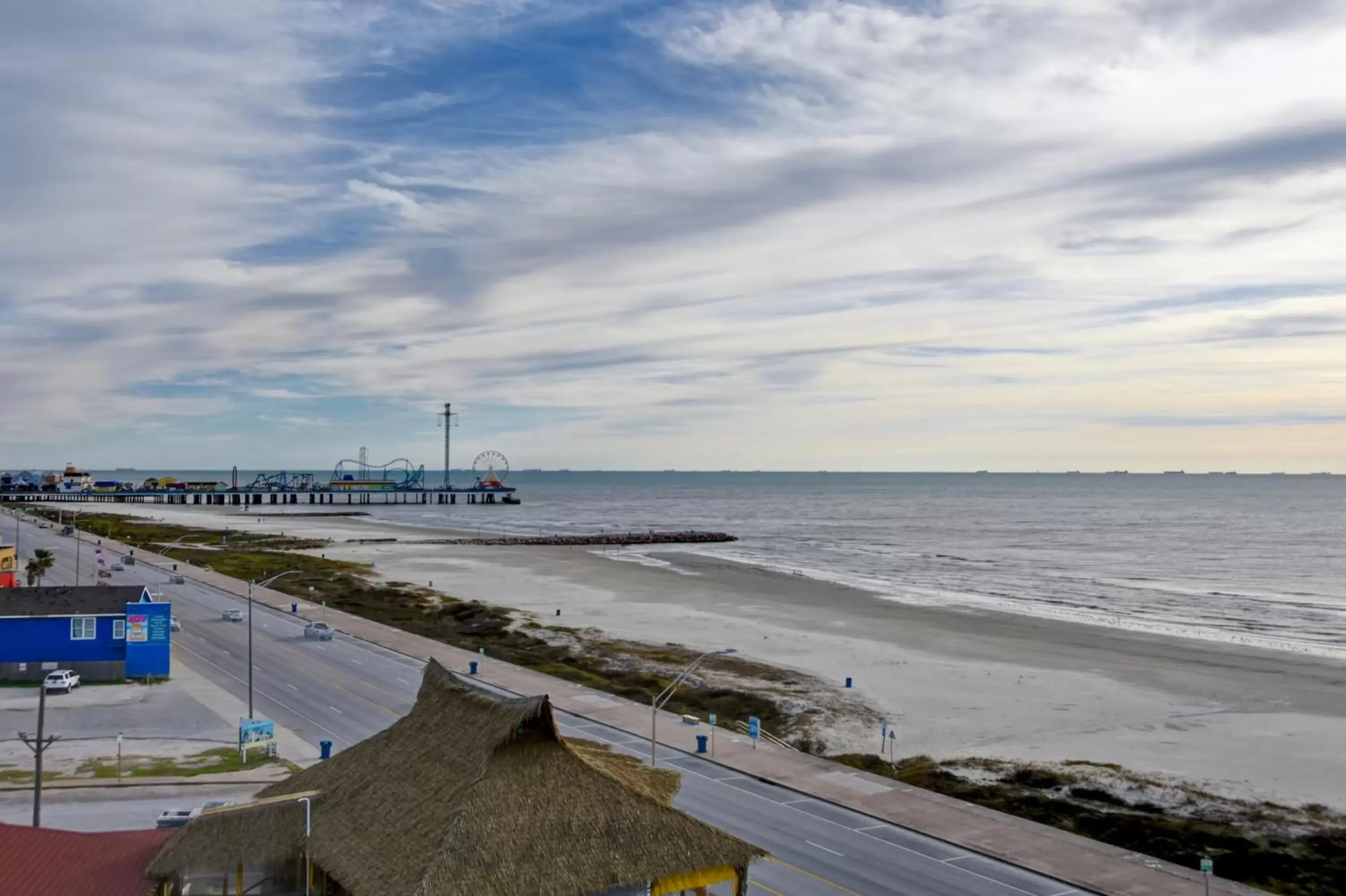 Photo of the whole room, Beach in Holiday Inn Express & Suites - Galveston Beach, an IHG Hotel