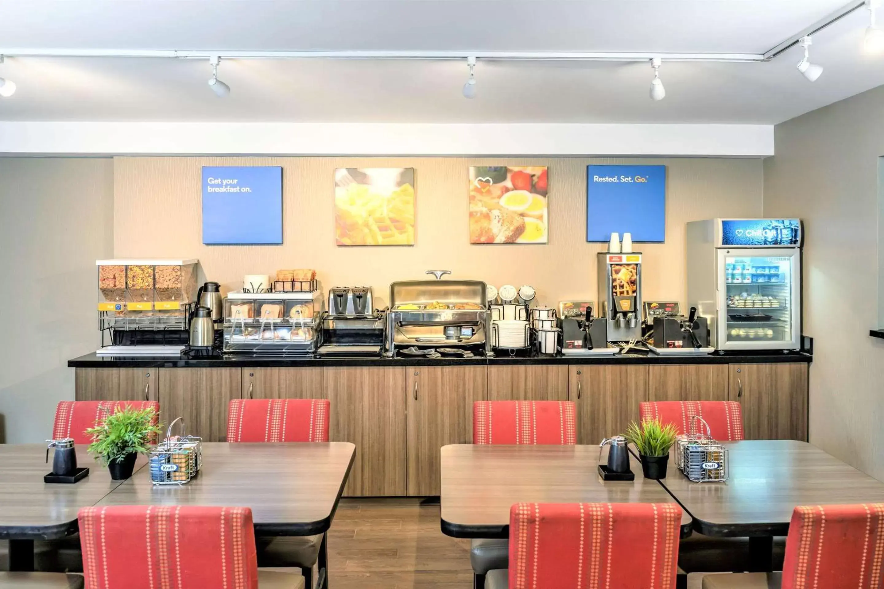 Restaurant/Places to Eat in Comfort Inn Boucherville