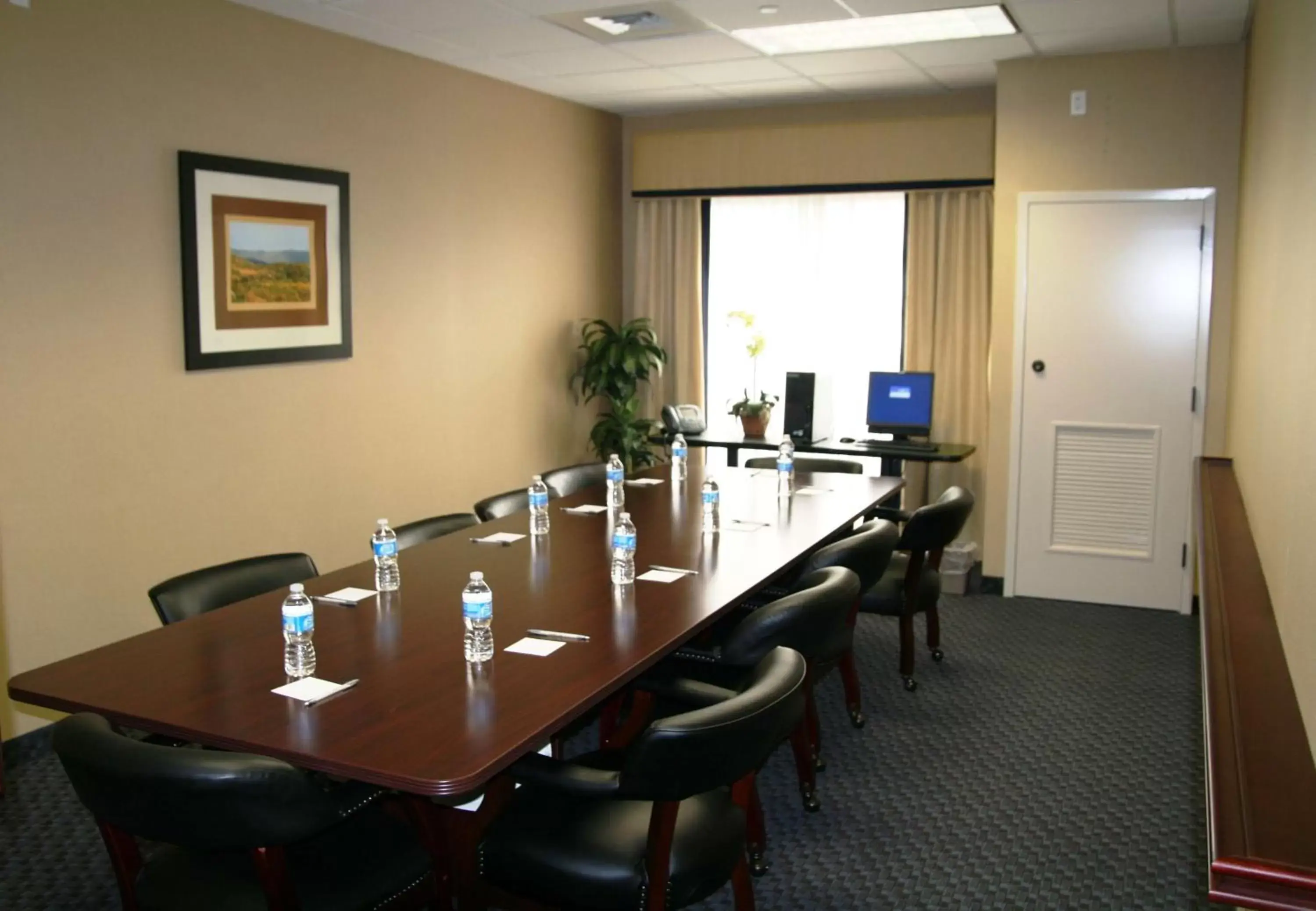 Meeting/conference room in Hampton Inn Mount Airy