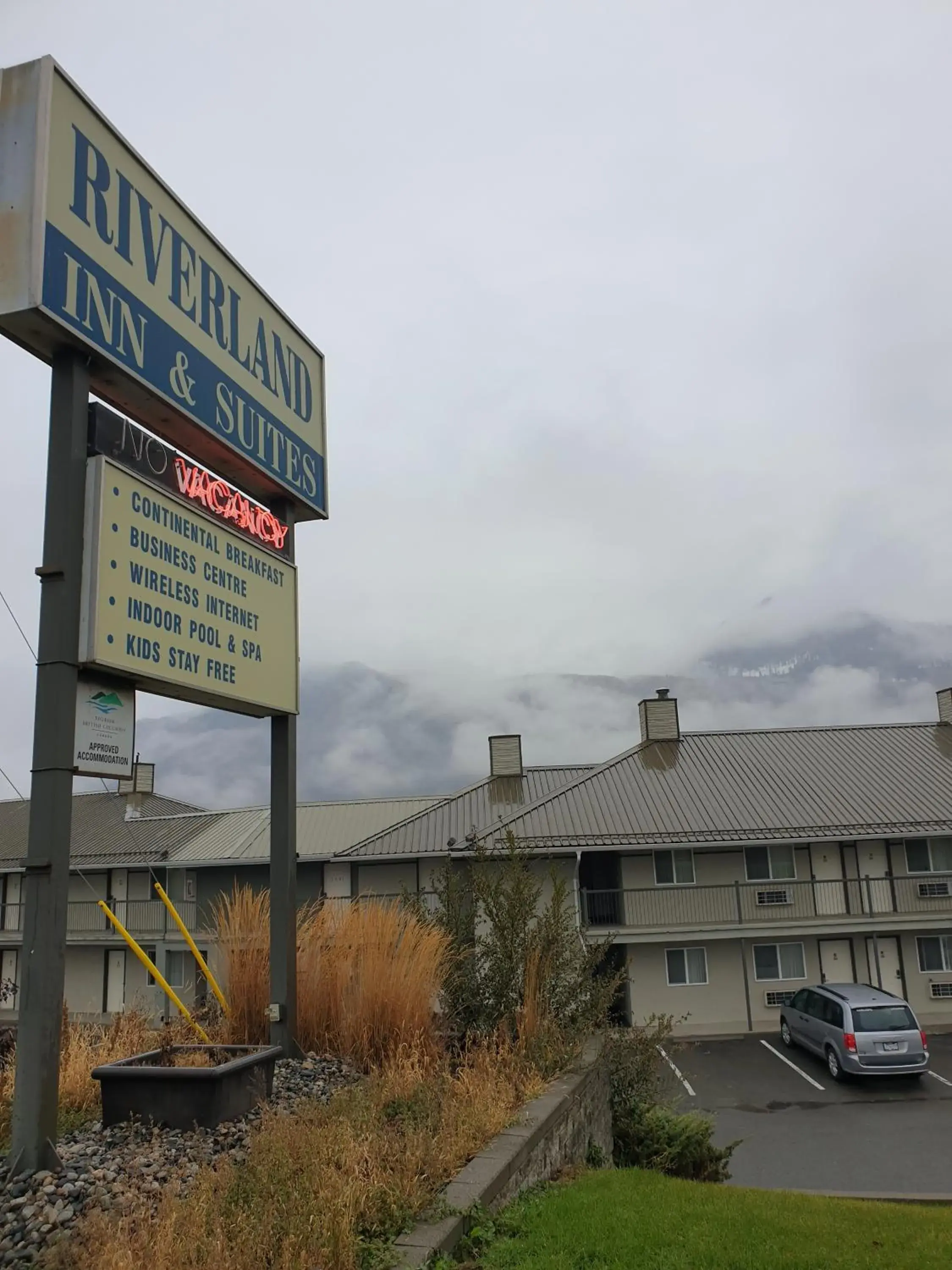 Property Building in Riverland Inn & Suites