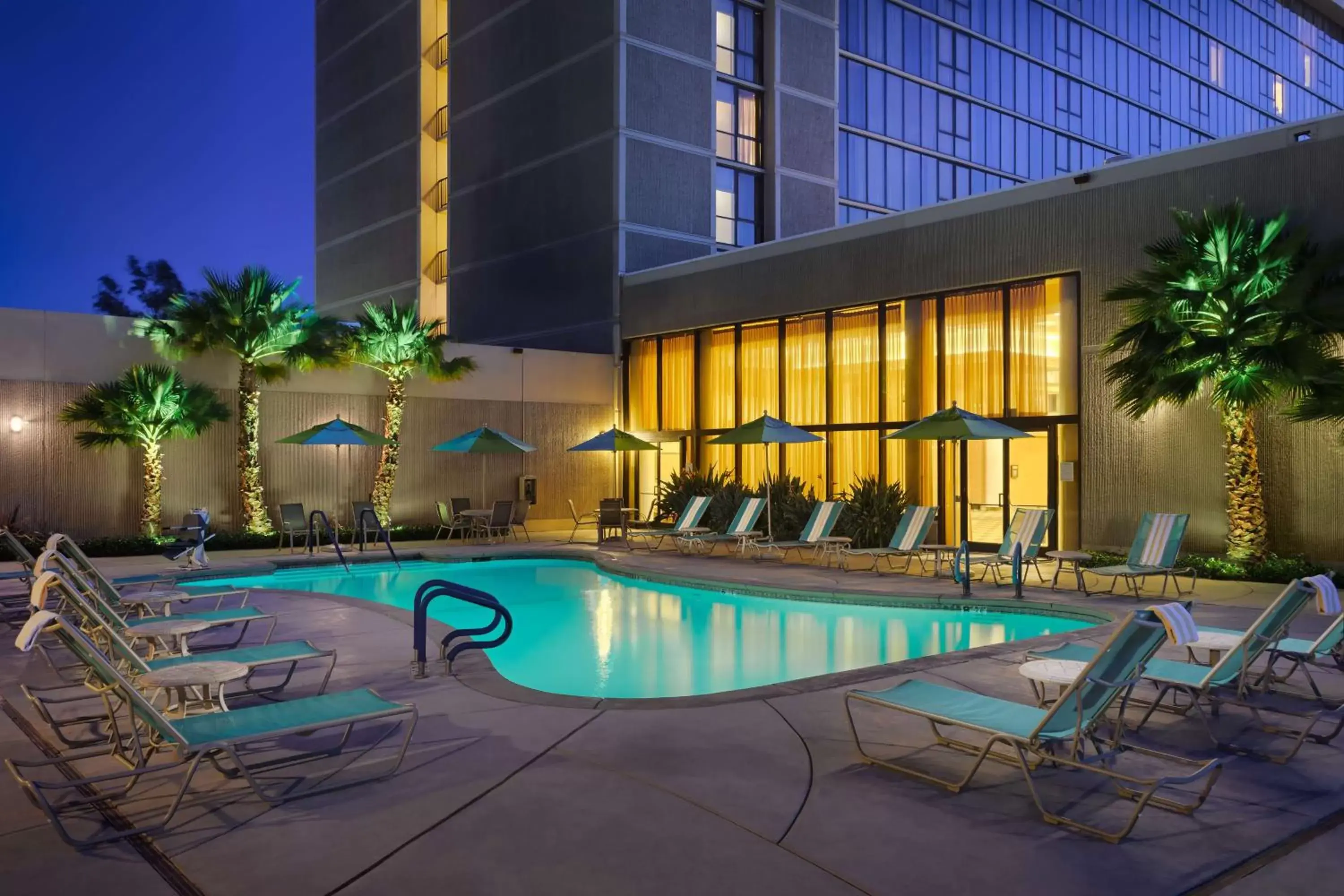 Pool view, Swimming Pool in Hilton Sacramento Arden West