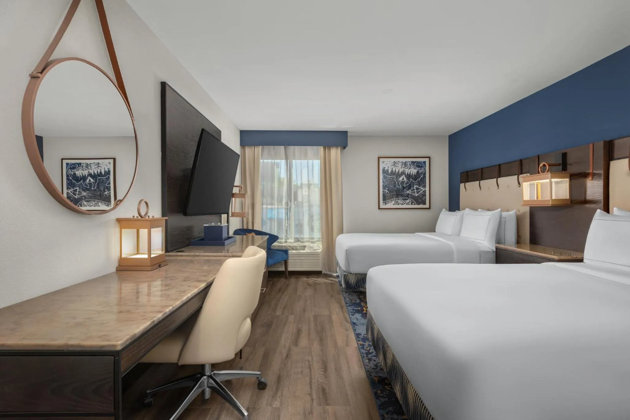 Bedroom, Bed in Hotel Westport Kansas City, Tapestry Collection by Hilton