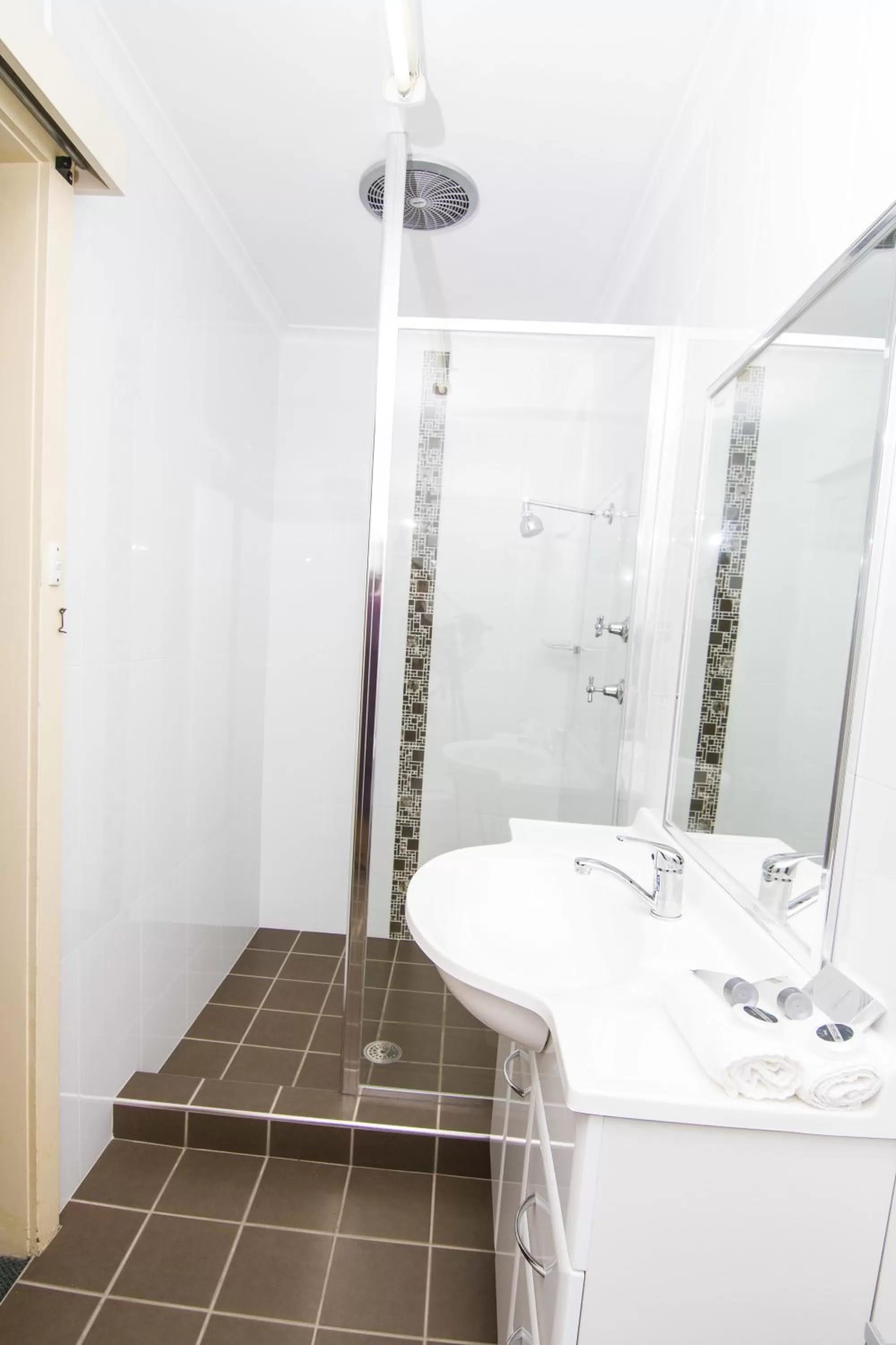 Shower in Green Gables Motel