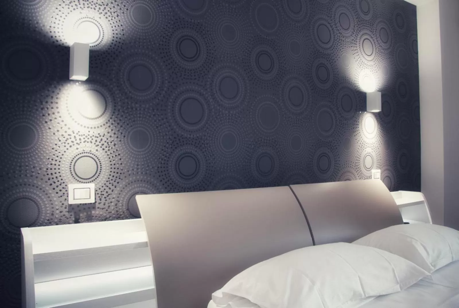 Bed in Lumarooms B&B