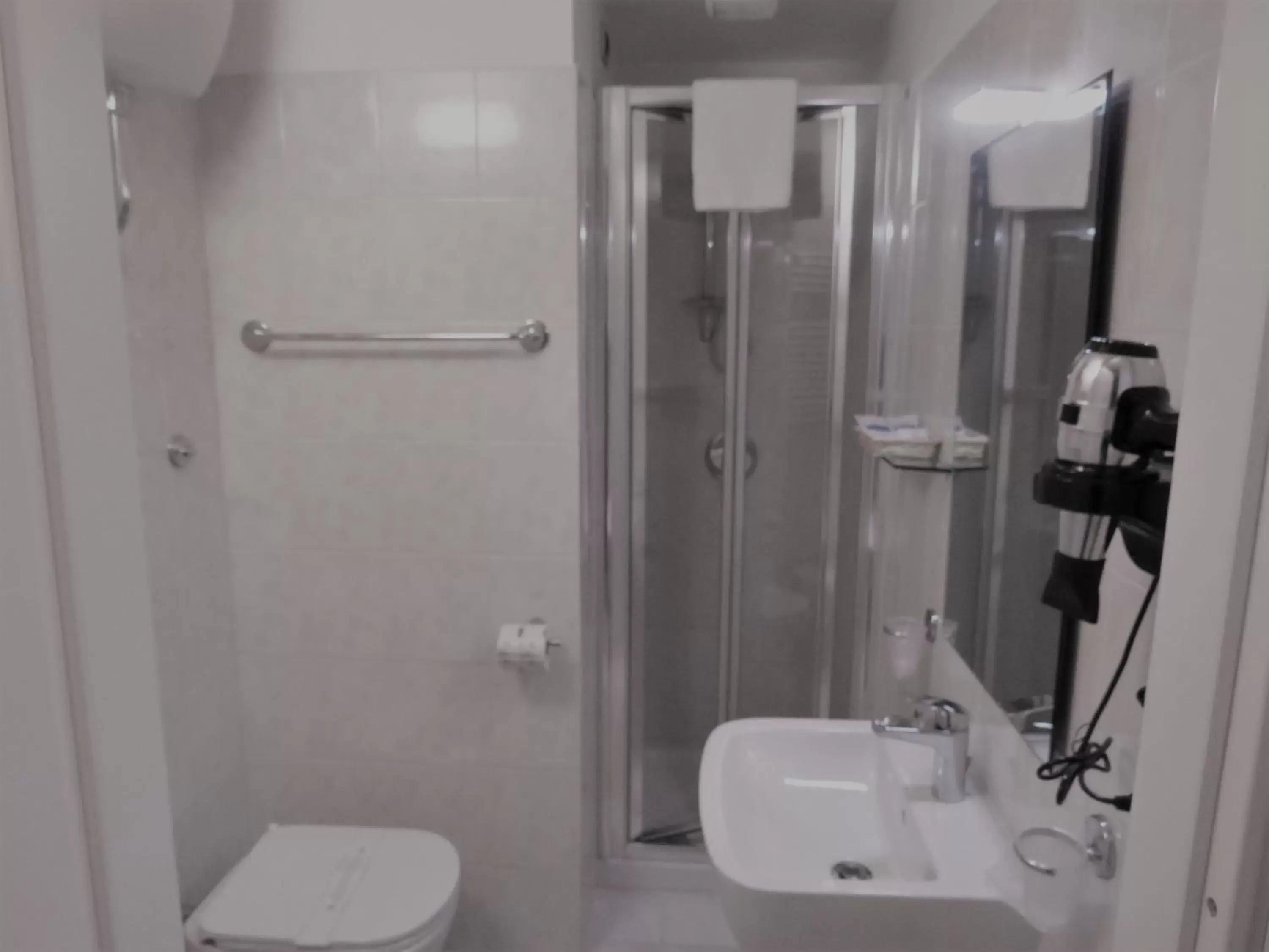 Shower, Bathroom in Bike&Boat Argentario Hotel