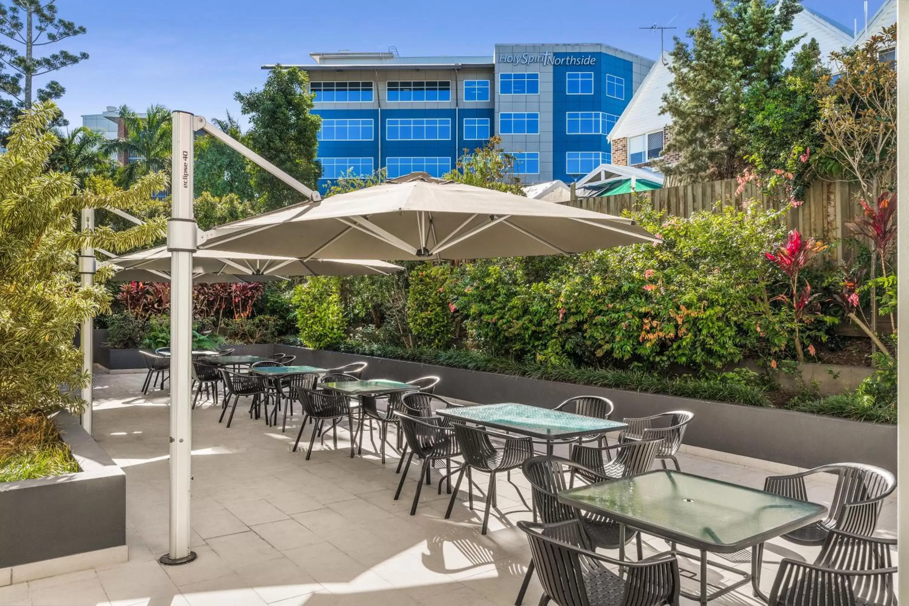 Property building, Restaurant/Places to Eat in Essence Apartments Chermside