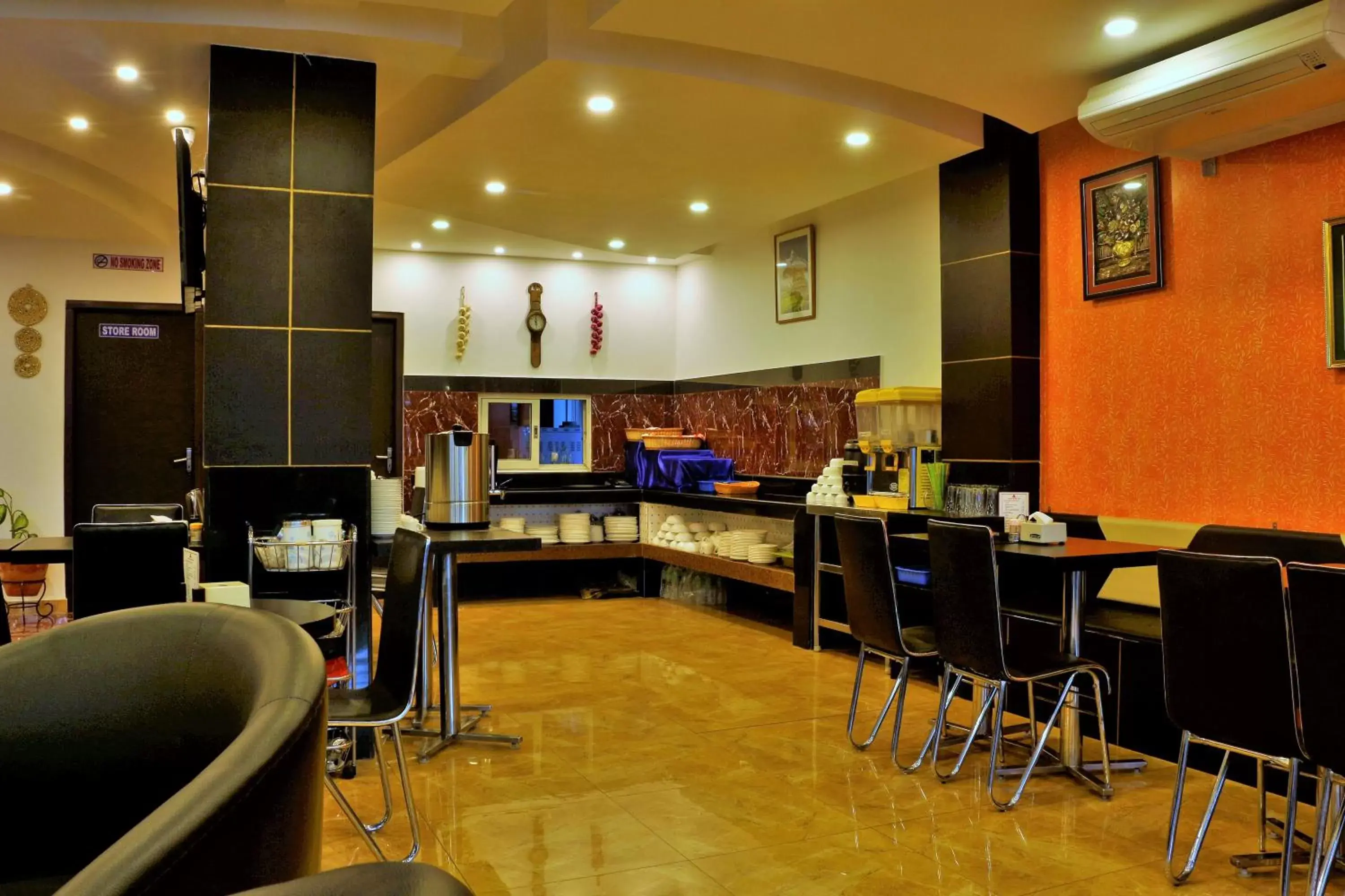 Lounge or bar, Restaurant/Places to Eat in Hotel City Inn - Mountain View