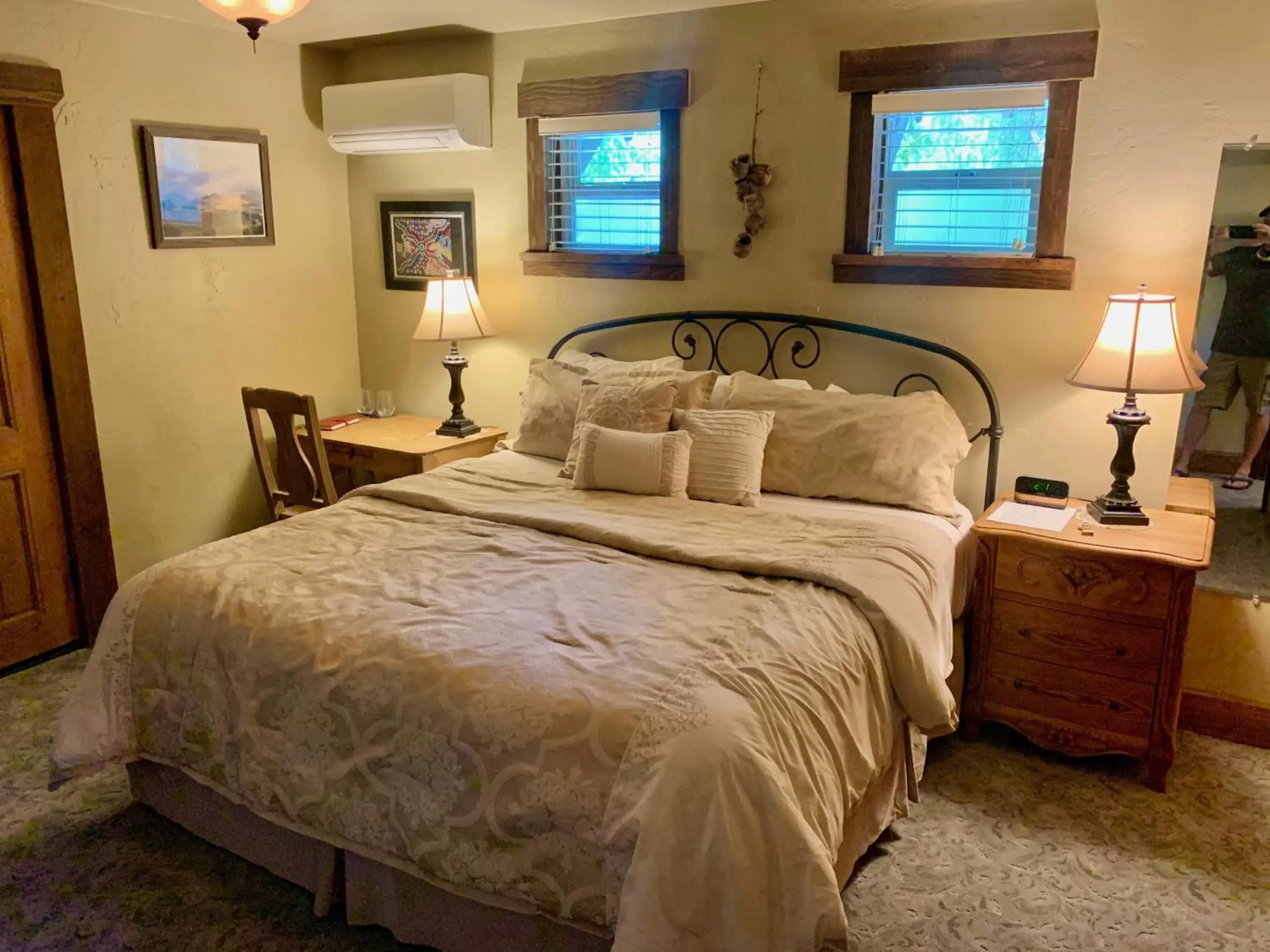 Kalyra Cottage - One King Bed in ForFriends Inn Wine Country Bed and Breakfast Kalyra Cottage - One King Bed in ForFriends Inn Wine Country Bed and Breakfast