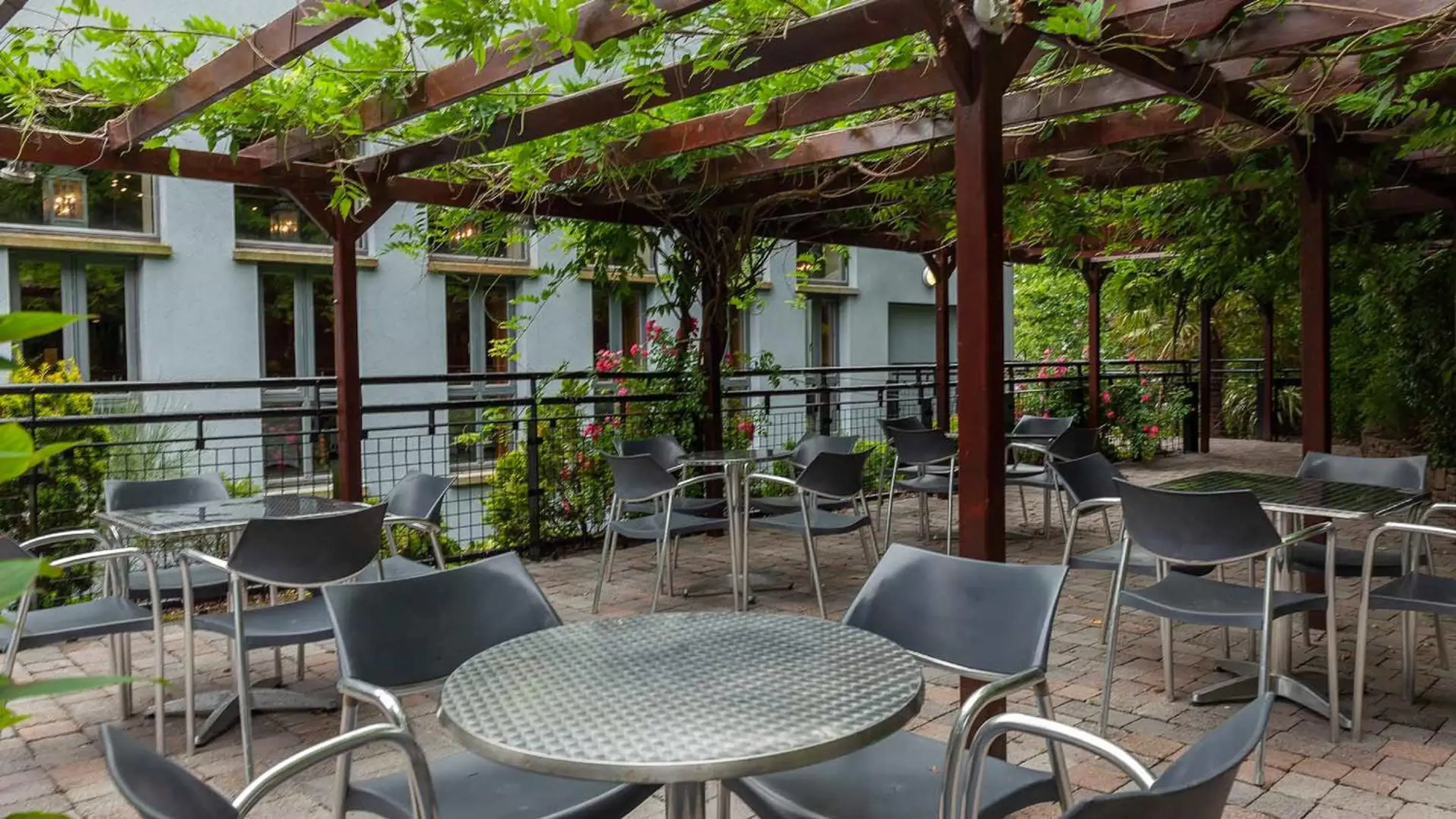 Balcony/Terrace, Restaurant/Places to Eat in Ballyroe Heights Hotel