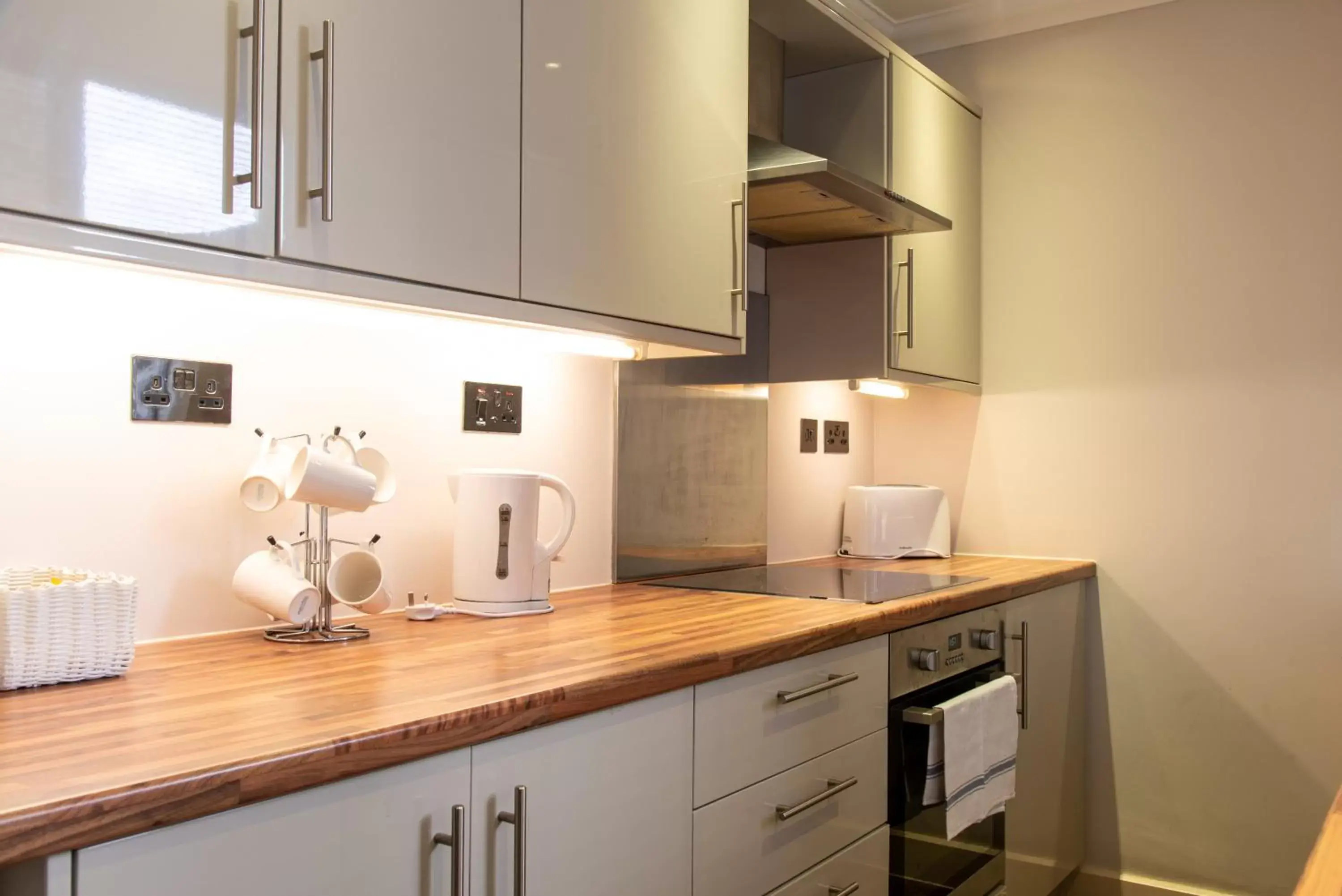 Kitchen or kitchenette, Kitchen/Kitchenette in Dukes Head Hotel