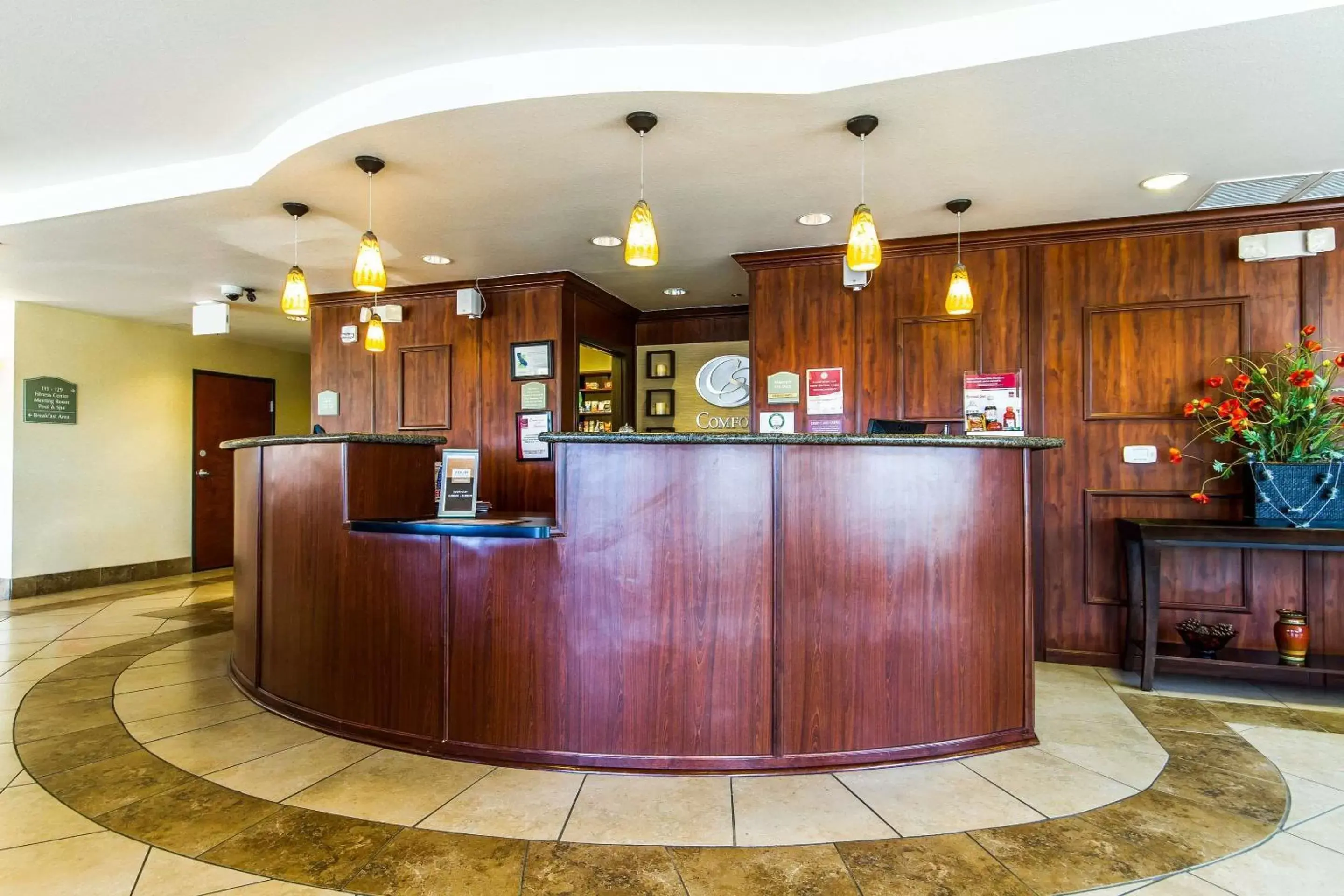 Lobby or reception, Lobby/Reception in Comfort Suites Vacaville - Napa Valley