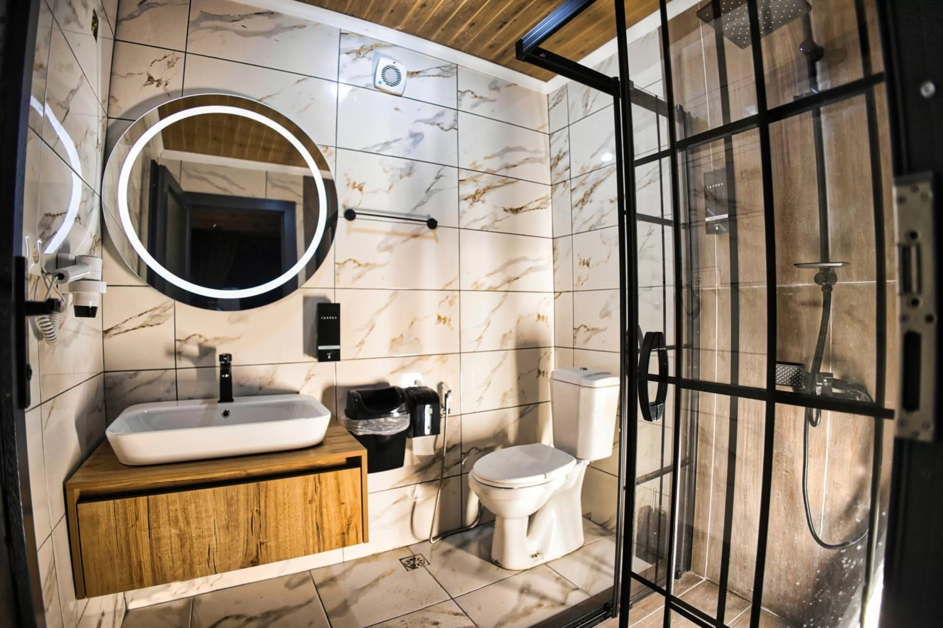 Shower in Pınar Suit Bungalow