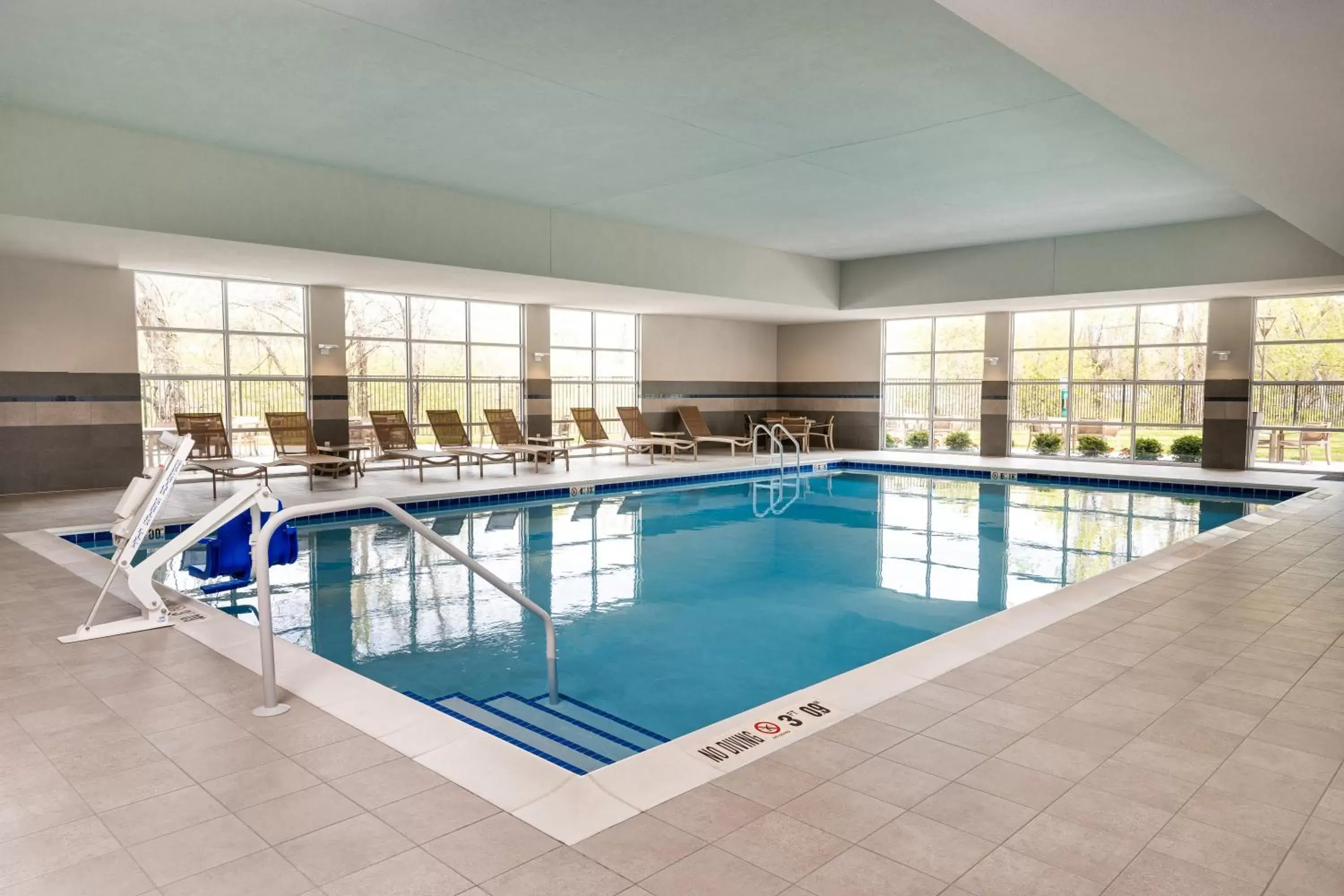 Swimming Pool in Hyatt House Nashville Airport