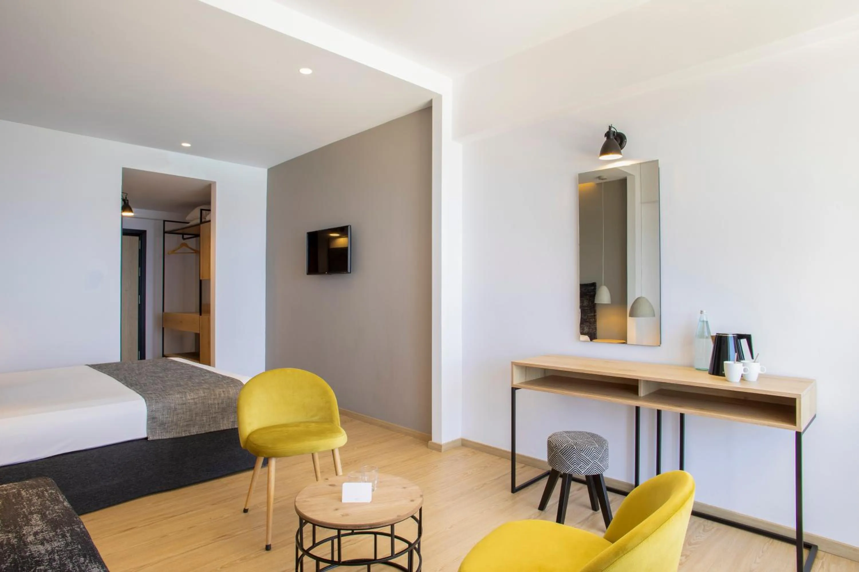 Photo of the whole room, Bed in Sol Cosmopolitan Rhodes