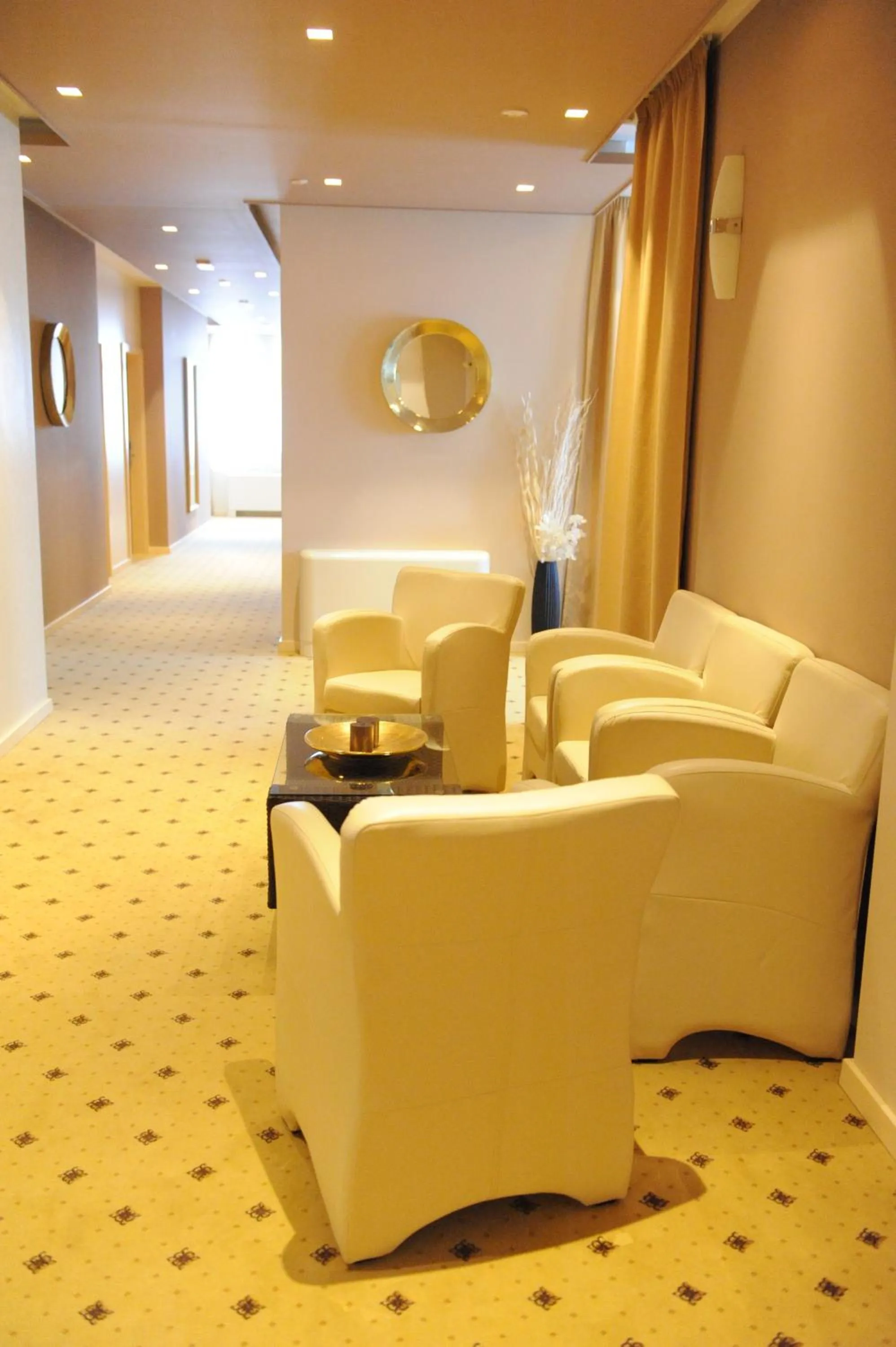 Communal lounge/ TV room in Hotel Gallus