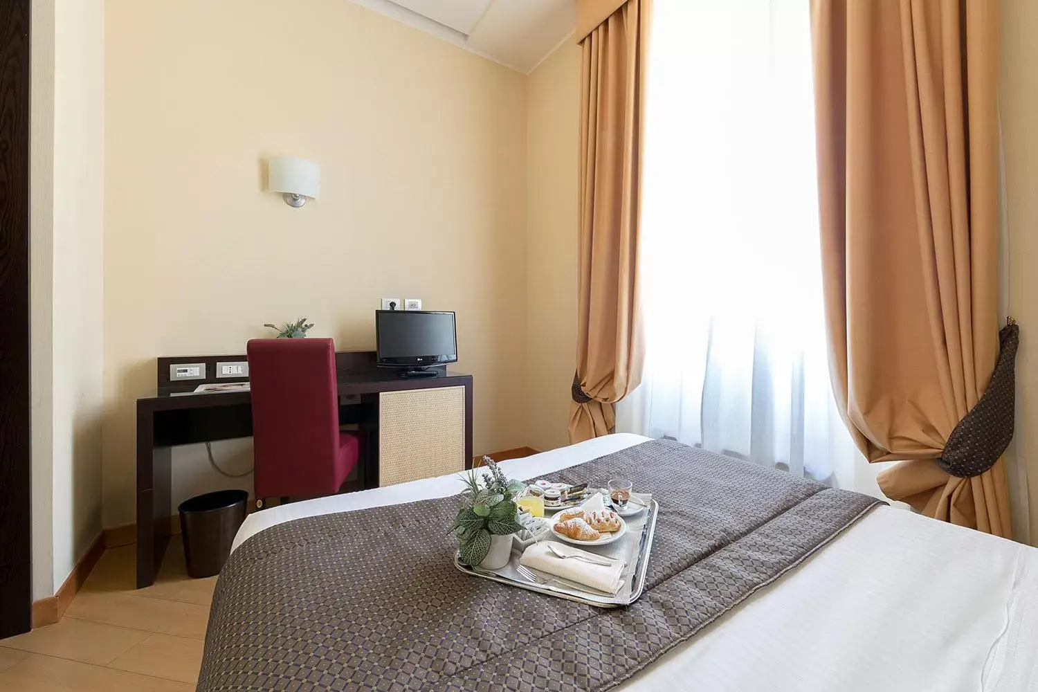 Bed in Hotel Naples