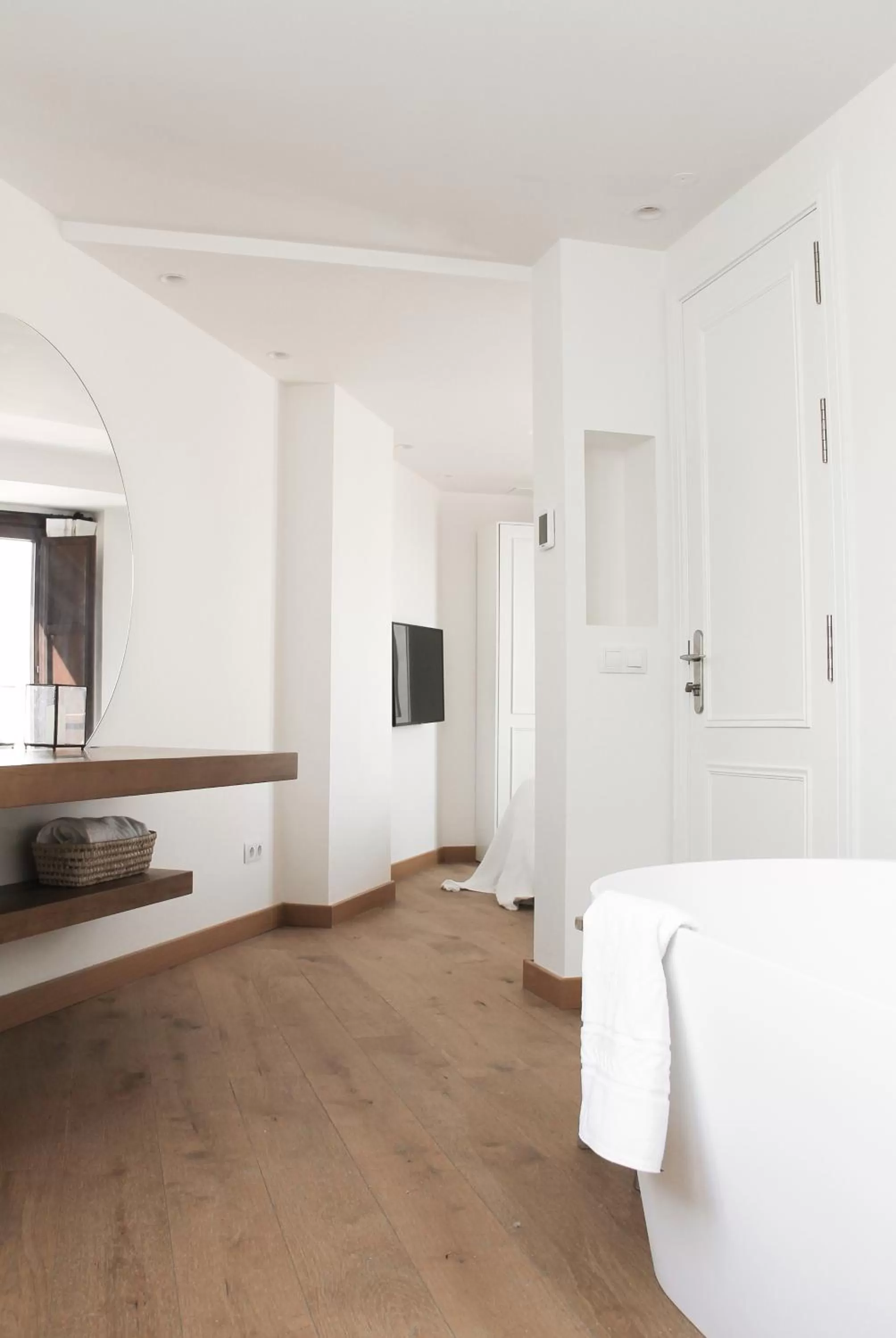 Bathroom, Bed in La Ermita Suites - Único Hotel Monumento de Córdoba