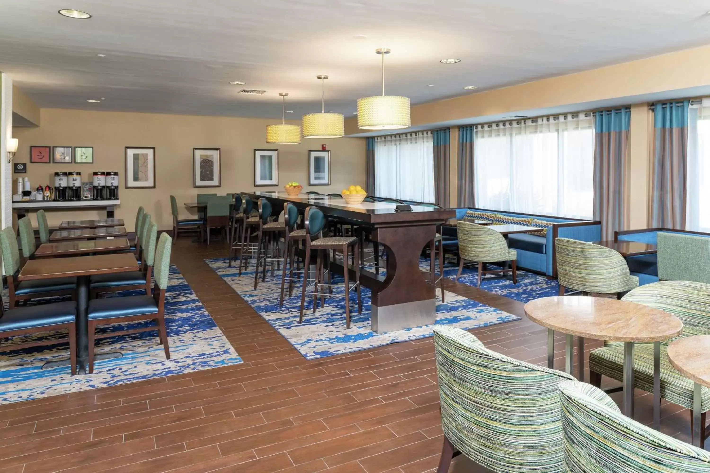 Lobby or reception, Restaurant/Places to Eat in Hampton Inn East Lansing