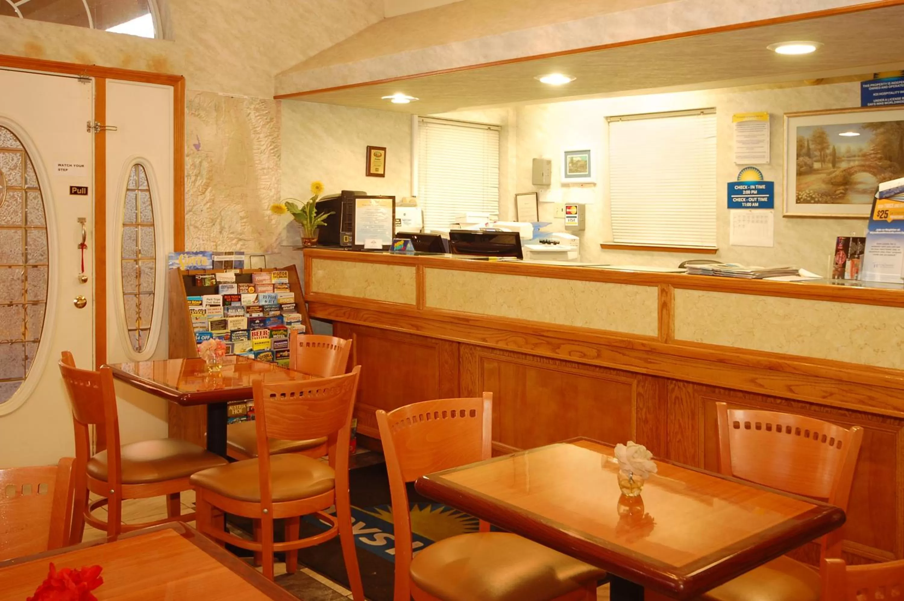 Logo/Certificate/Sign in Days Inn by Wyndham Bishop