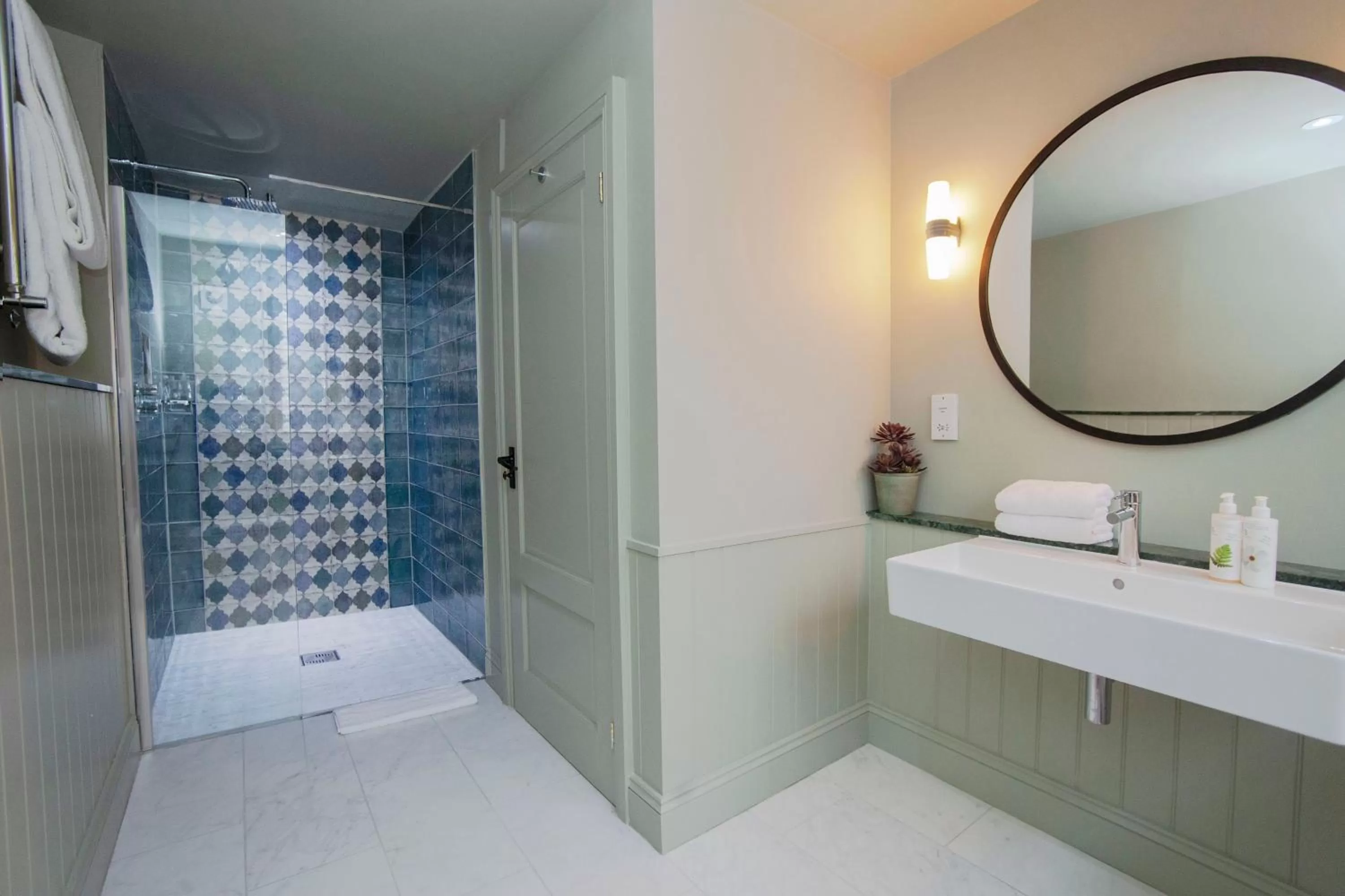 Bathroom in The King's Arms