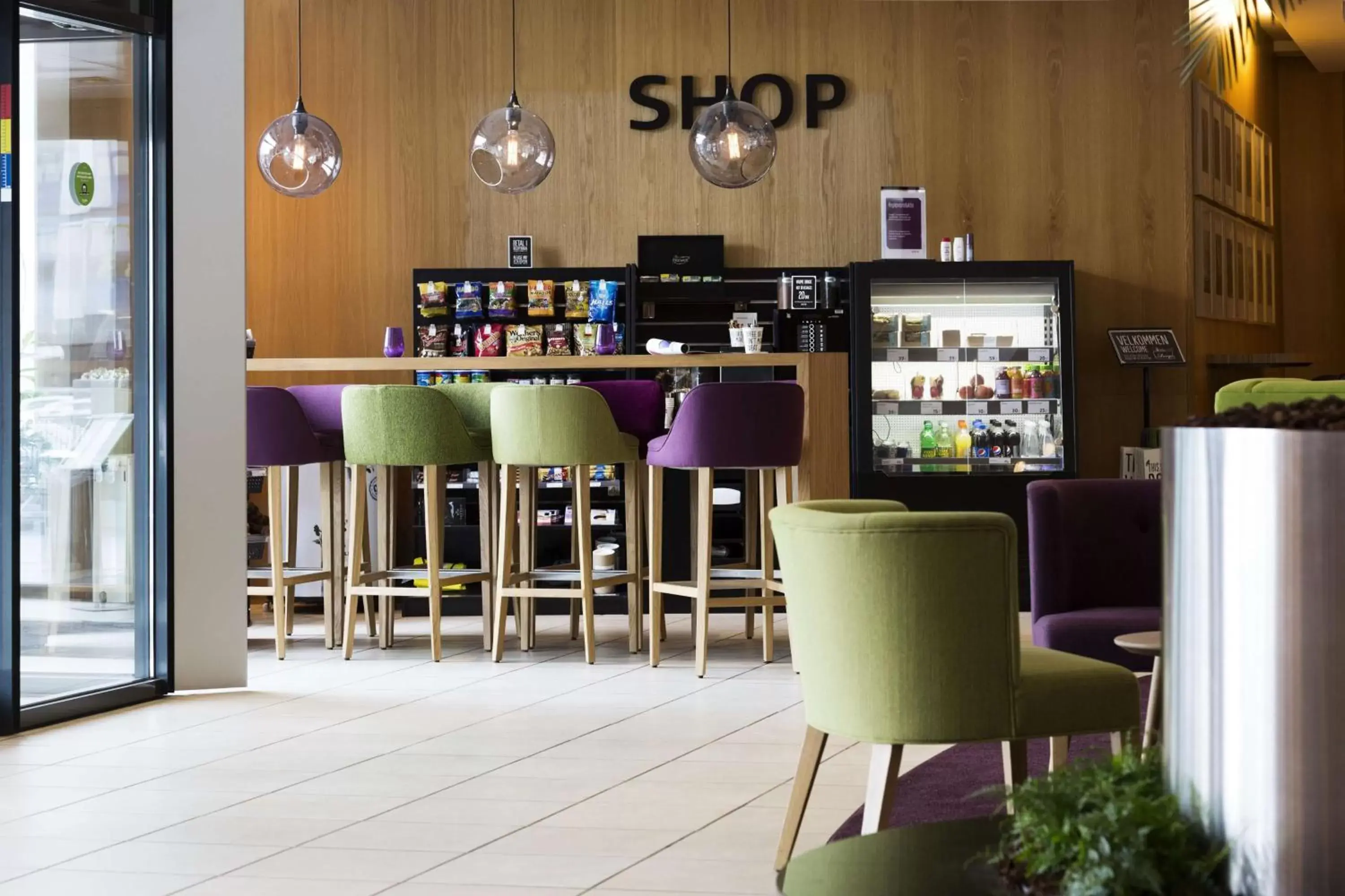 Lobby or reception, Lounge/Bar in Scandic Aalborg City