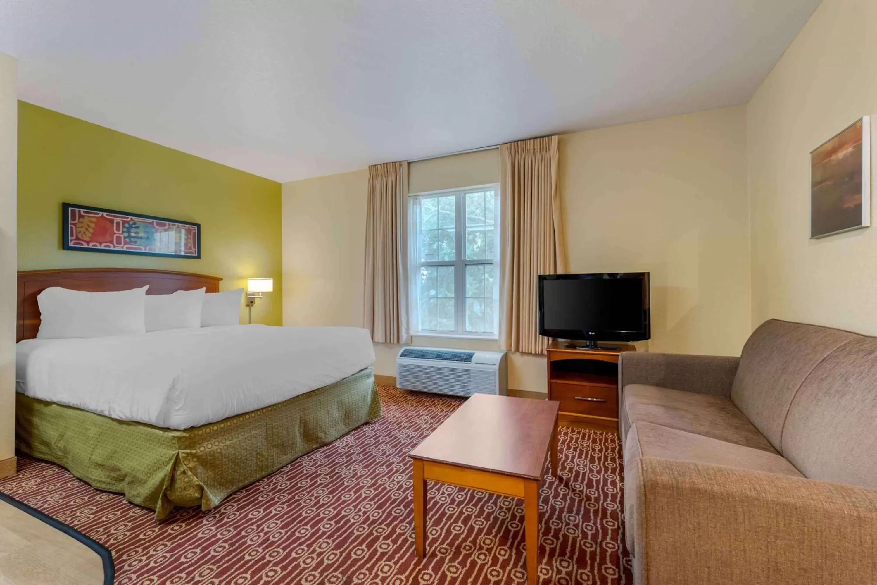 Bedroom, TV/Entertainment Center in Extended Stay America Suites - Richmond - Glen Allen - Short Pump